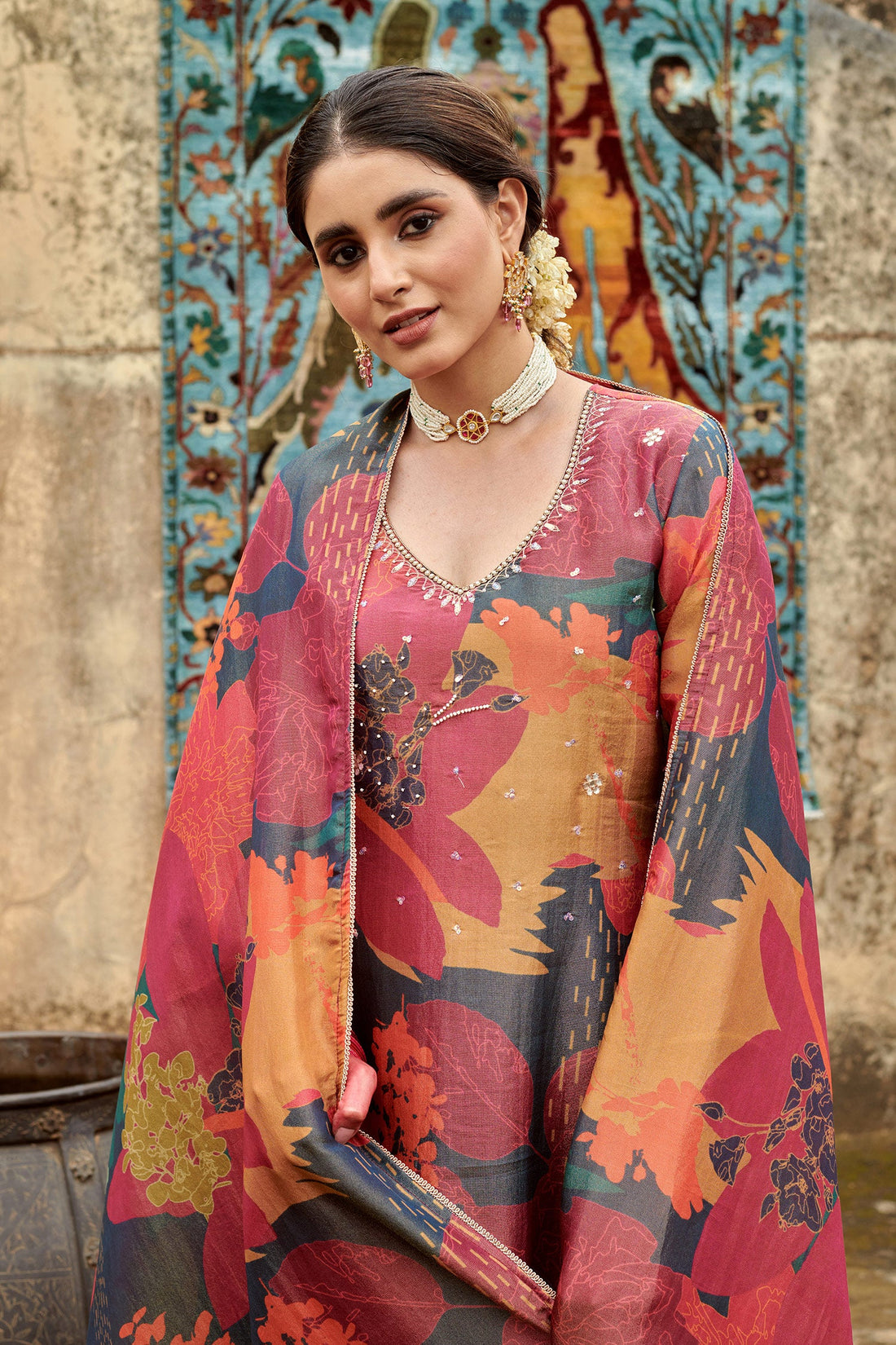 V-NECK ORGANZA KURTA SET