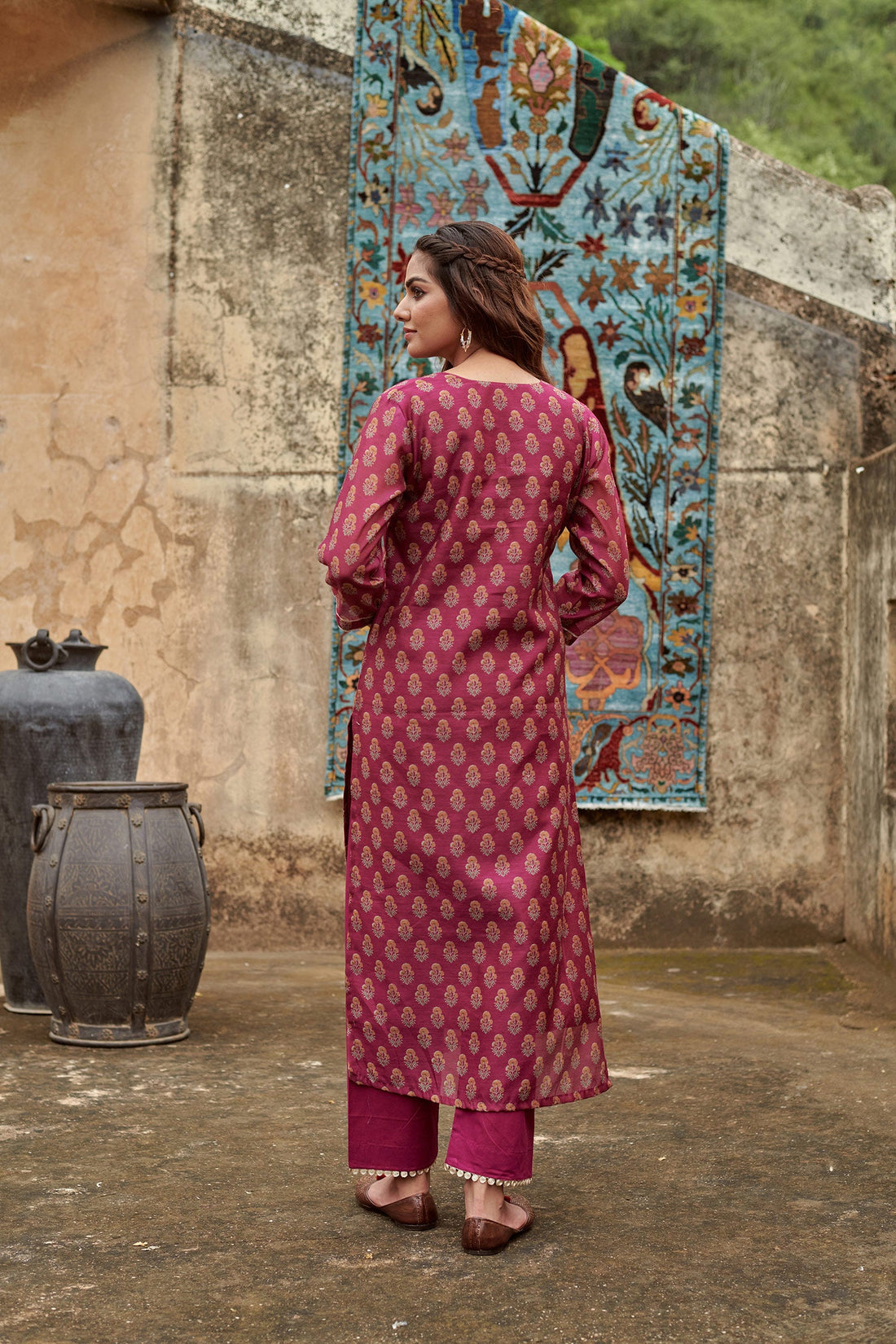 V-NECK KURTA SET