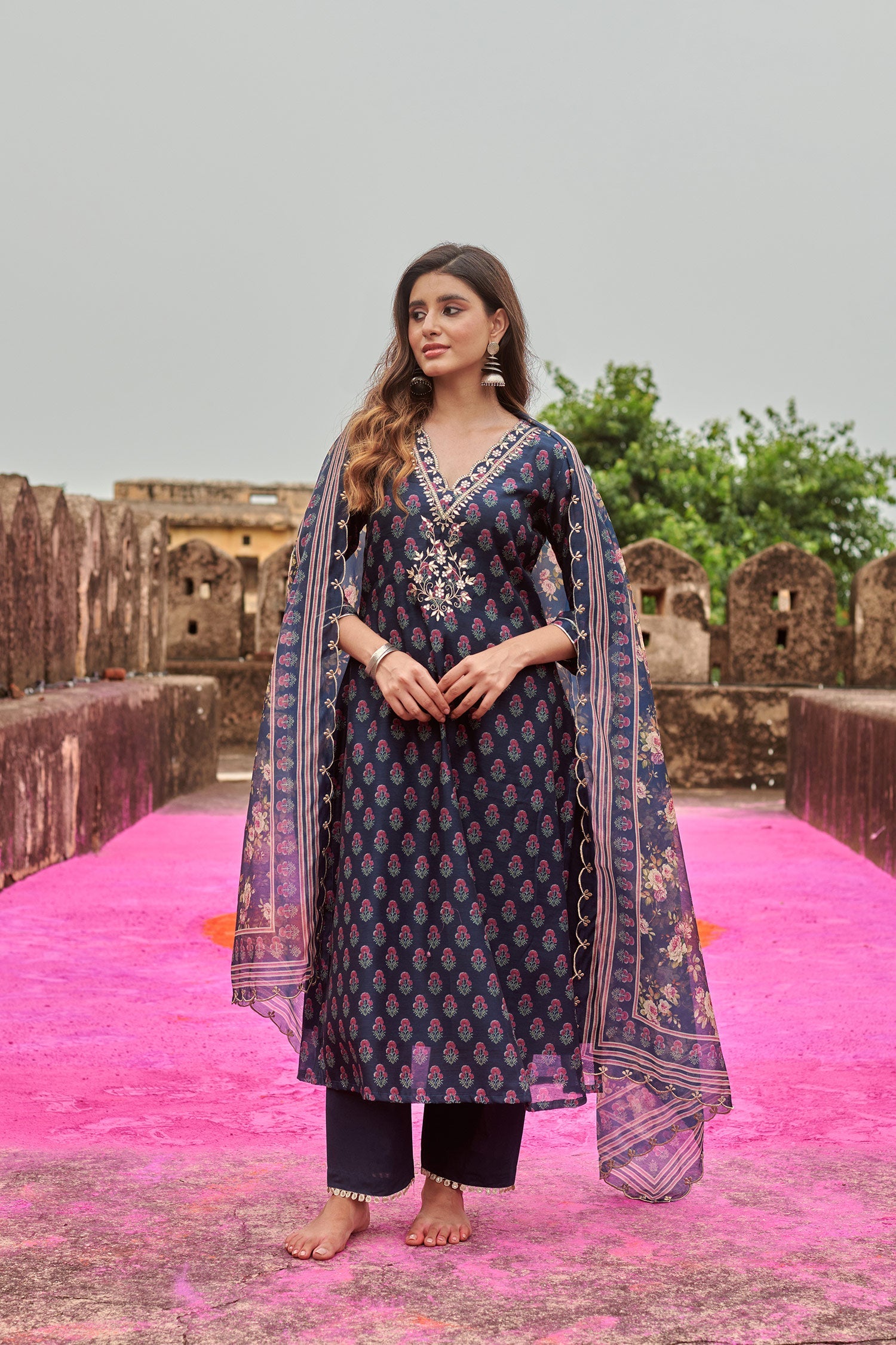 BLUE V-NECK KURTA SET