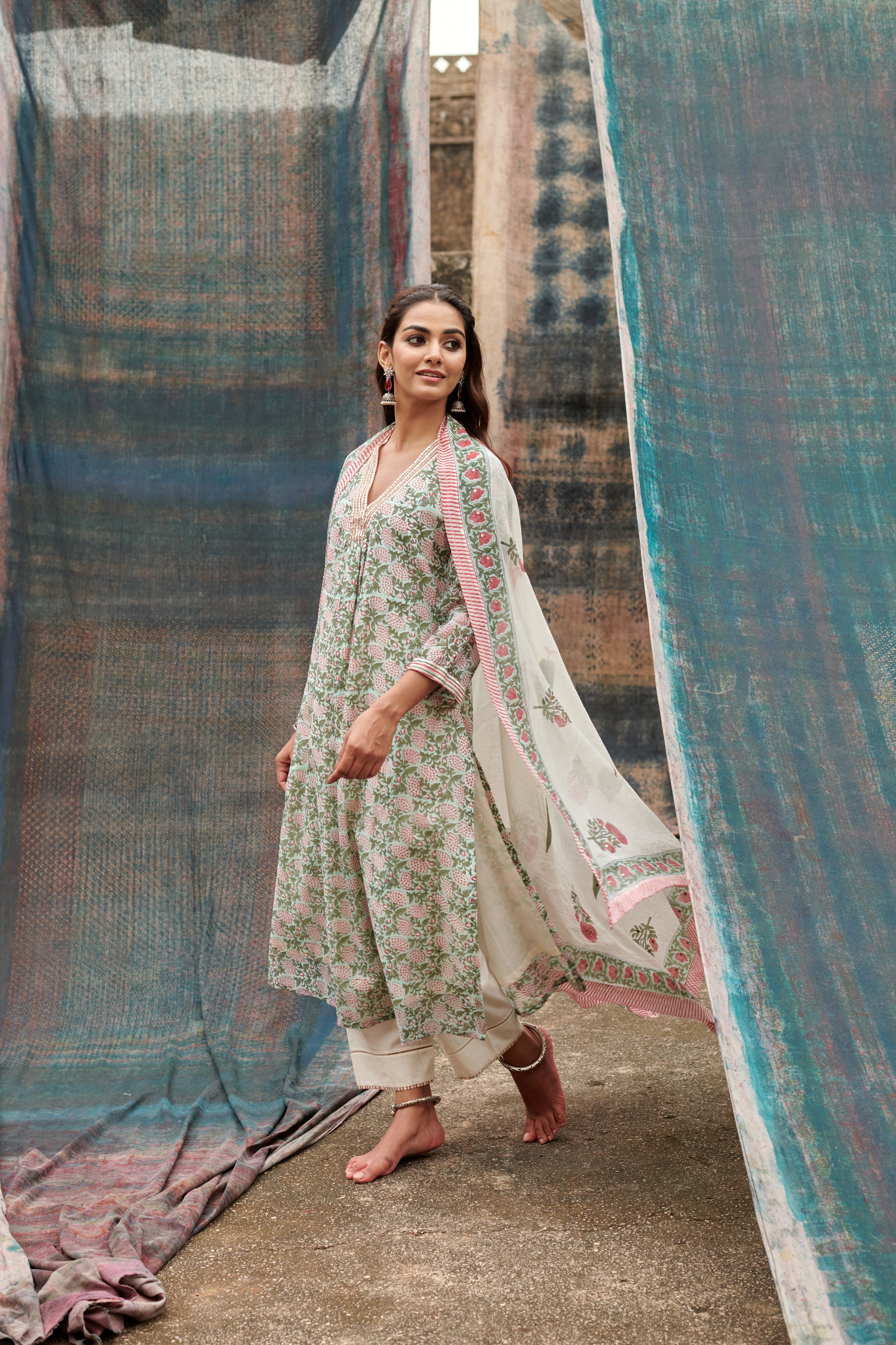 LIGHT GREEN JAAL PRINT CHANDERI  KURTA SET