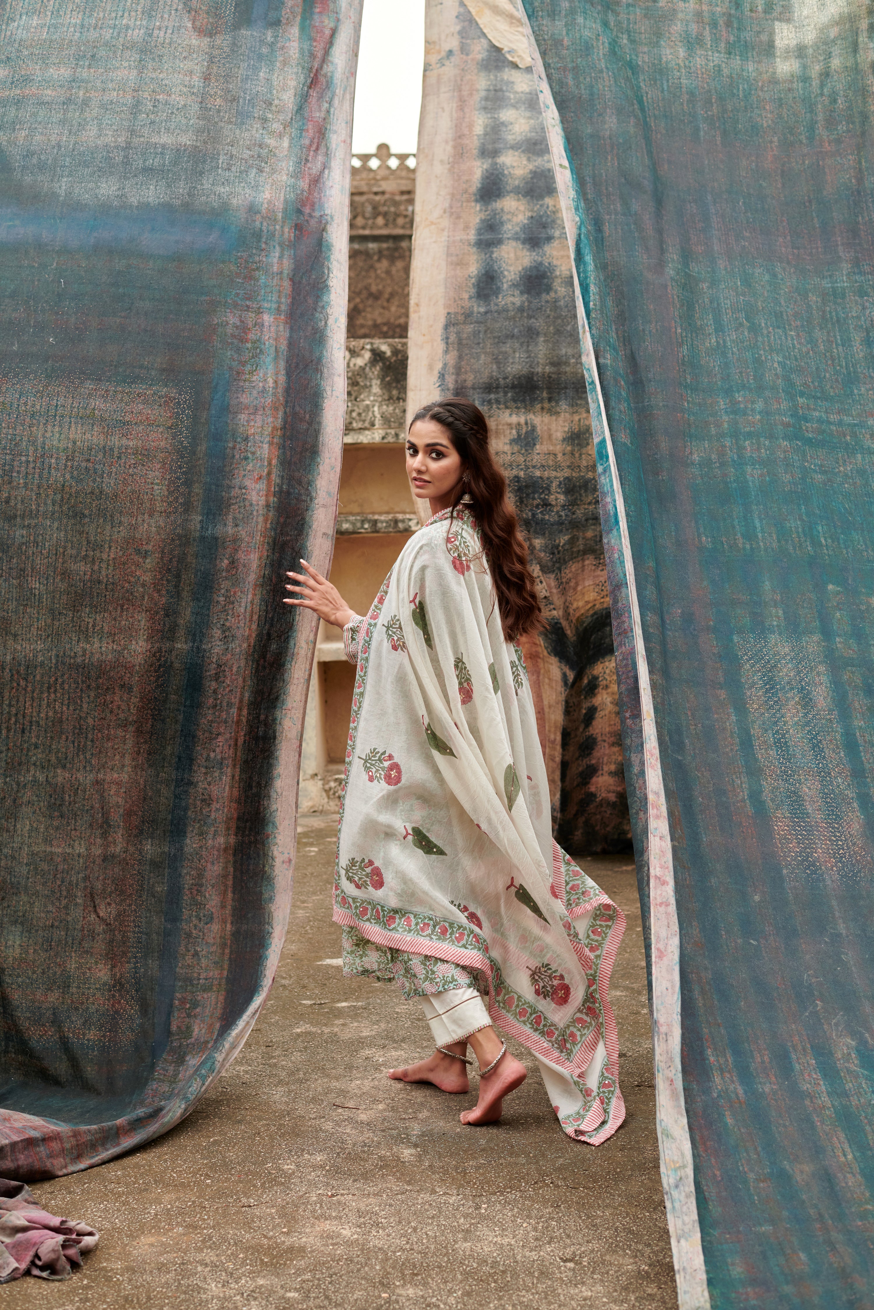 LIGHT GREEN JAAL PRINT CHANDERI  KURTA SET