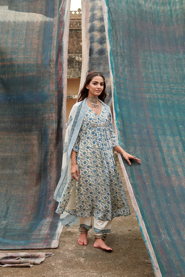 BLUE PRINT GATHERED KURTA SET