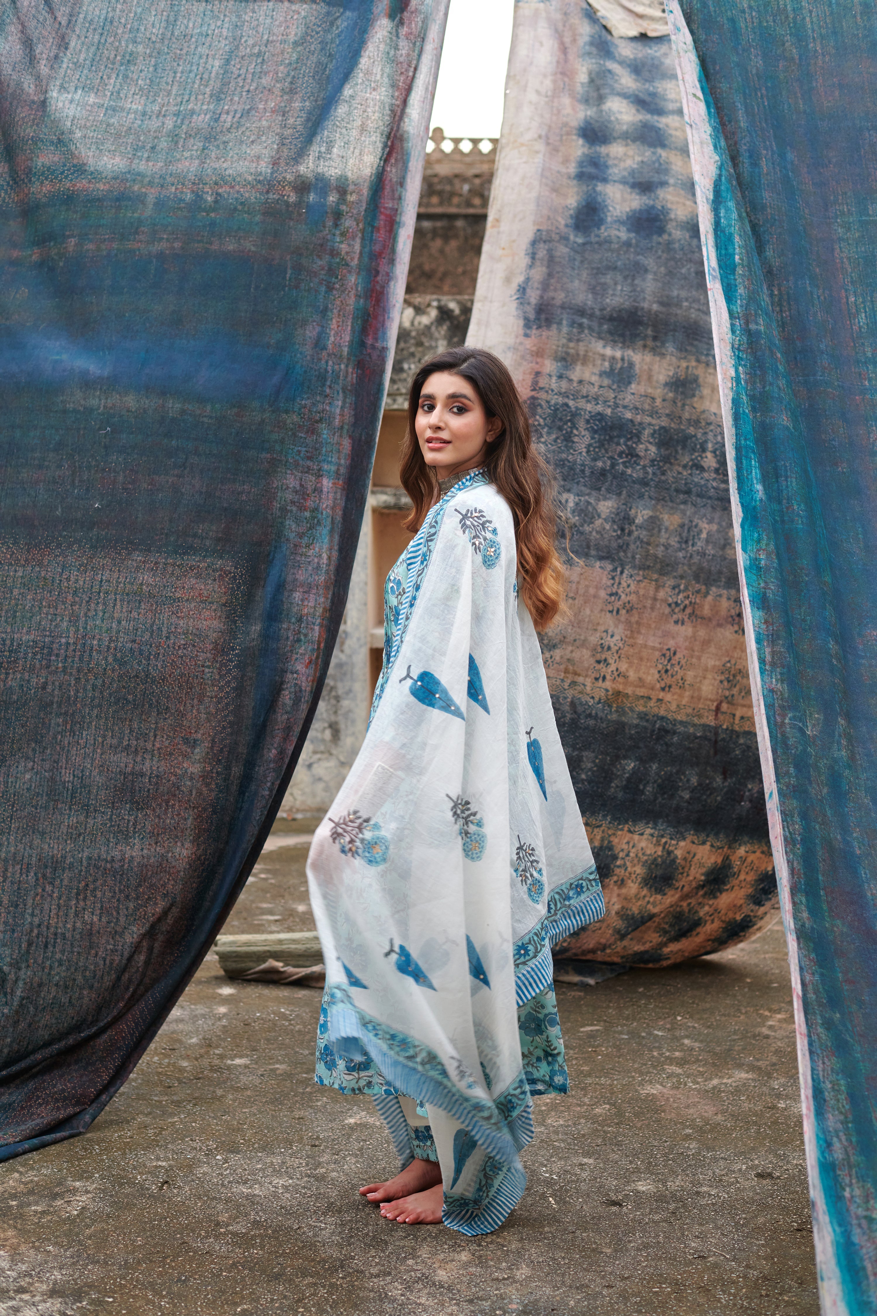 BLUE FLORAL JAAL PRINT KURTA SET