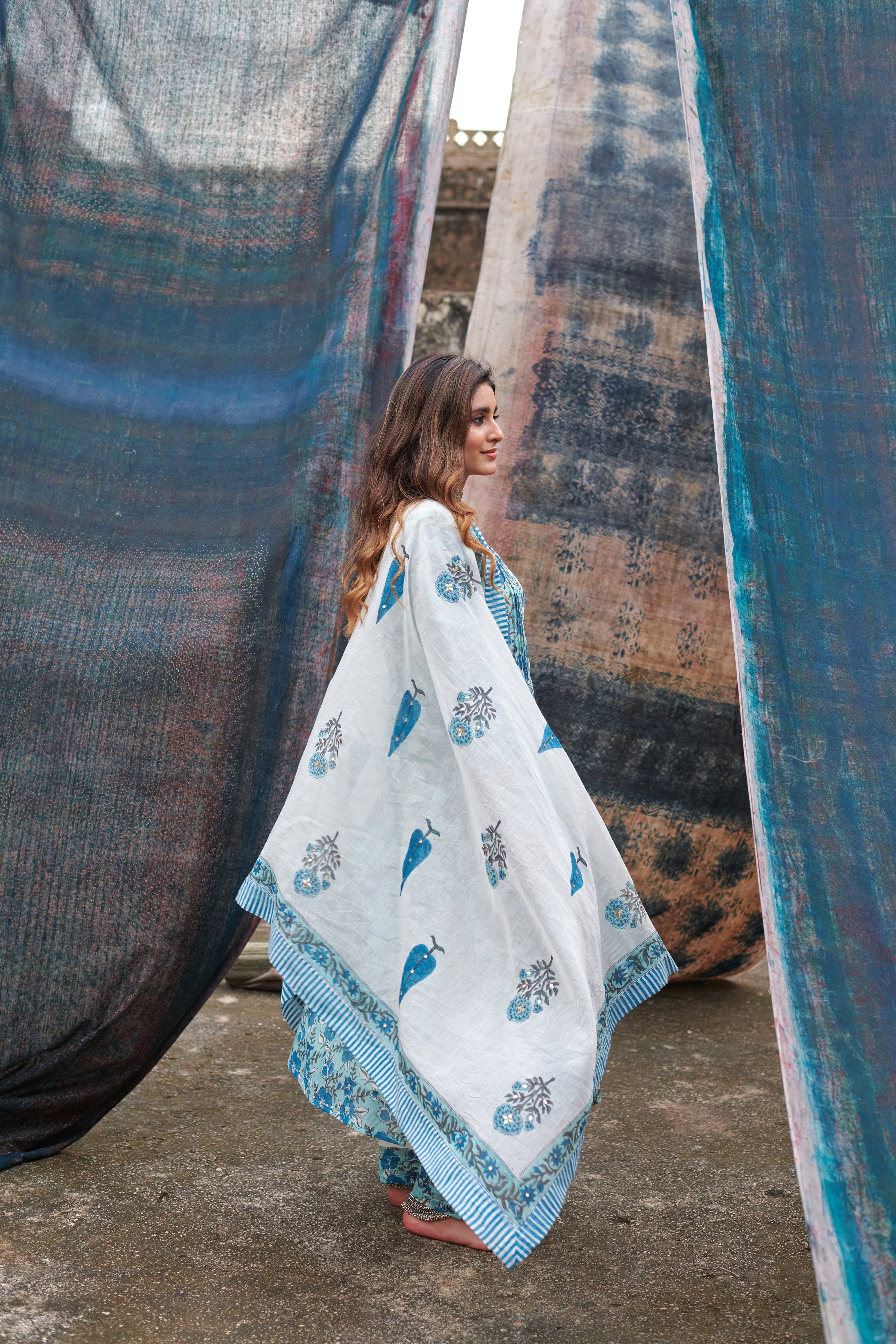 BLUE FLORAL JAAL PRINT KURTA SET