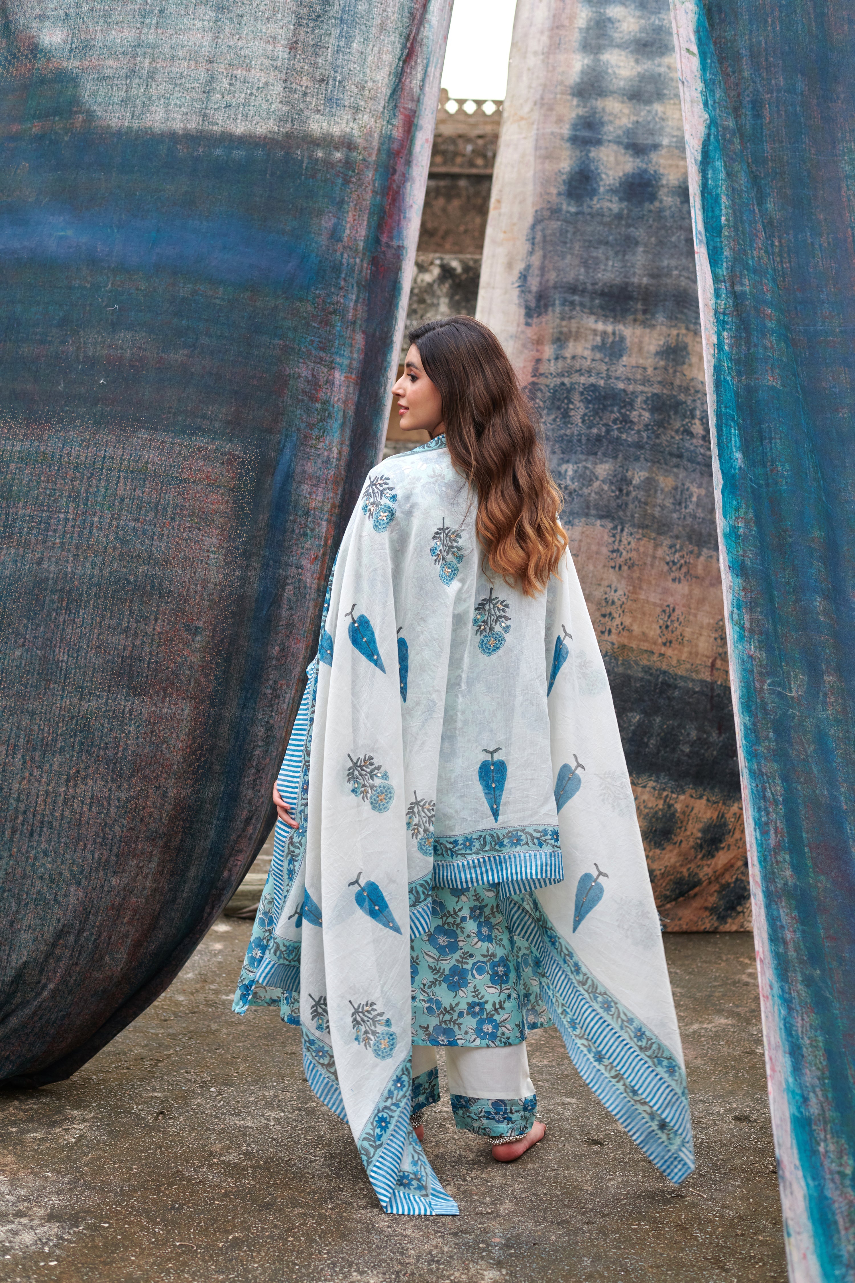 BLUE FLORAL JAAL PRINT KURTA SET