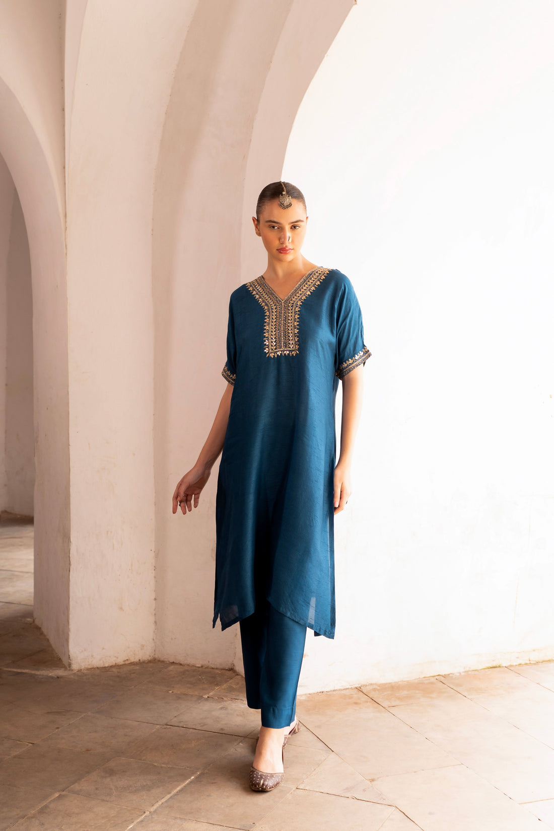 BLUE EMBROIDERED DOLA SILK KURTA SET