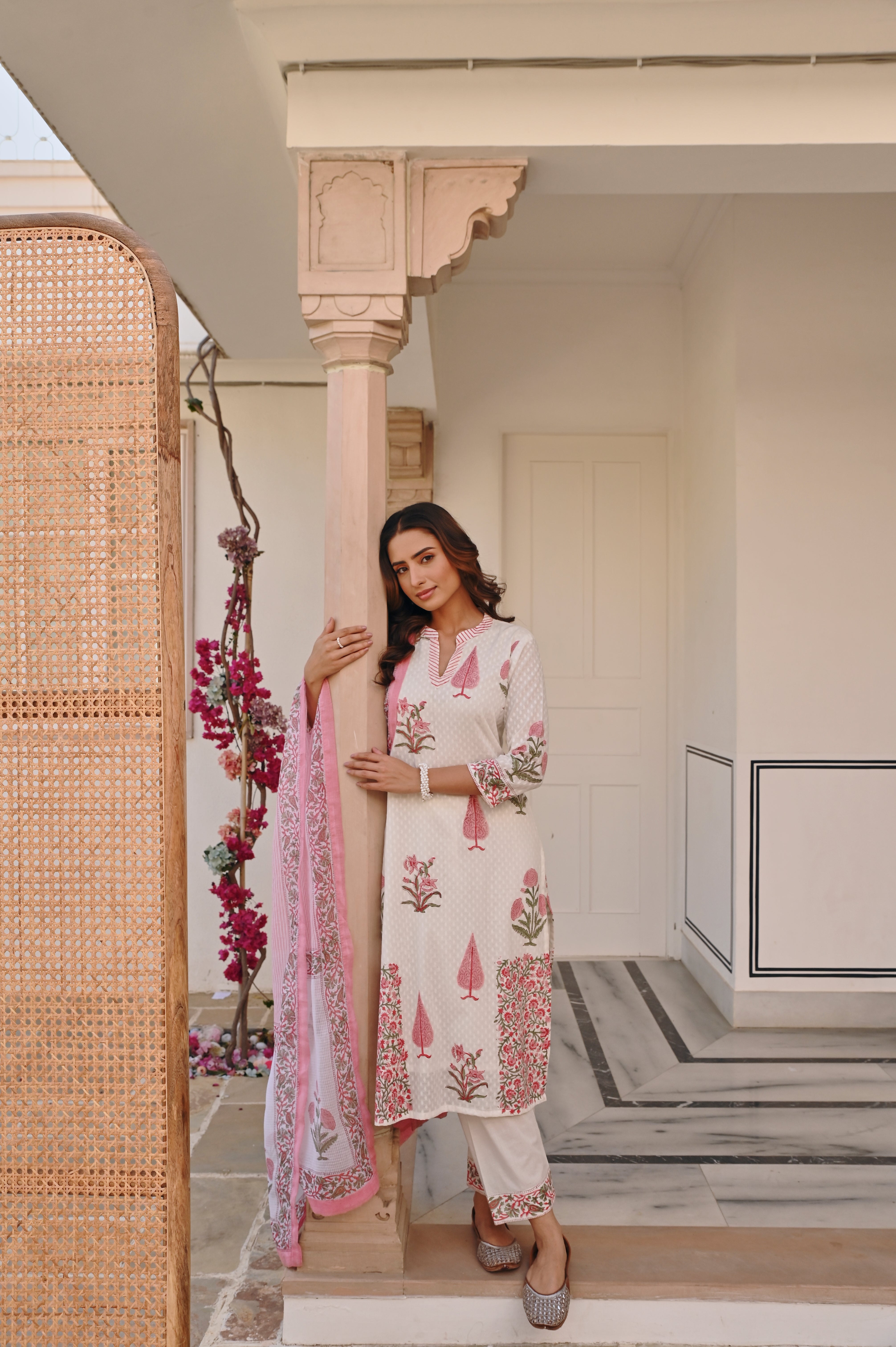 LIGHT RED PLACEMENT HANDBLOCK KURTA SET