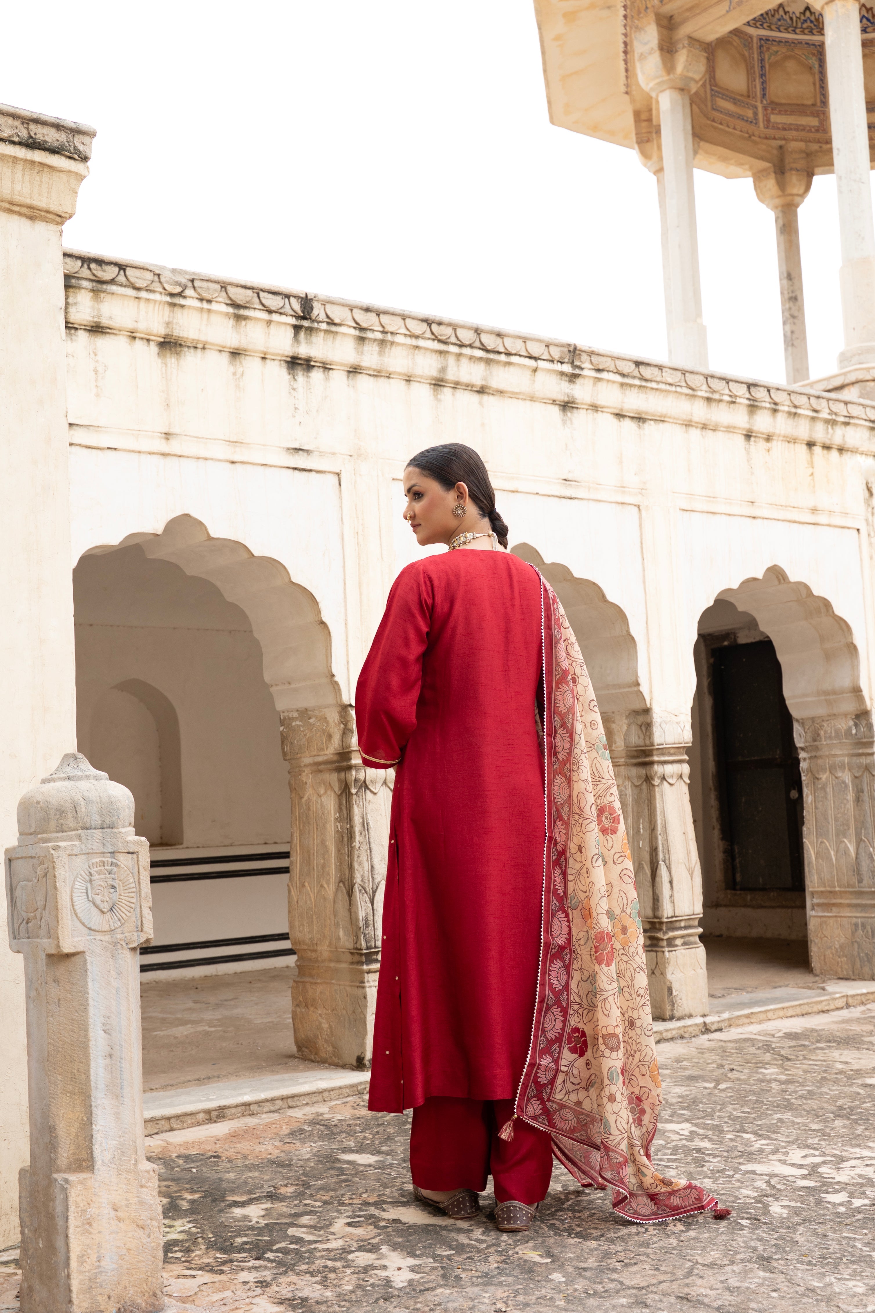 MAROON PURE DOLA SILK EMBROIDERED KURTA SET