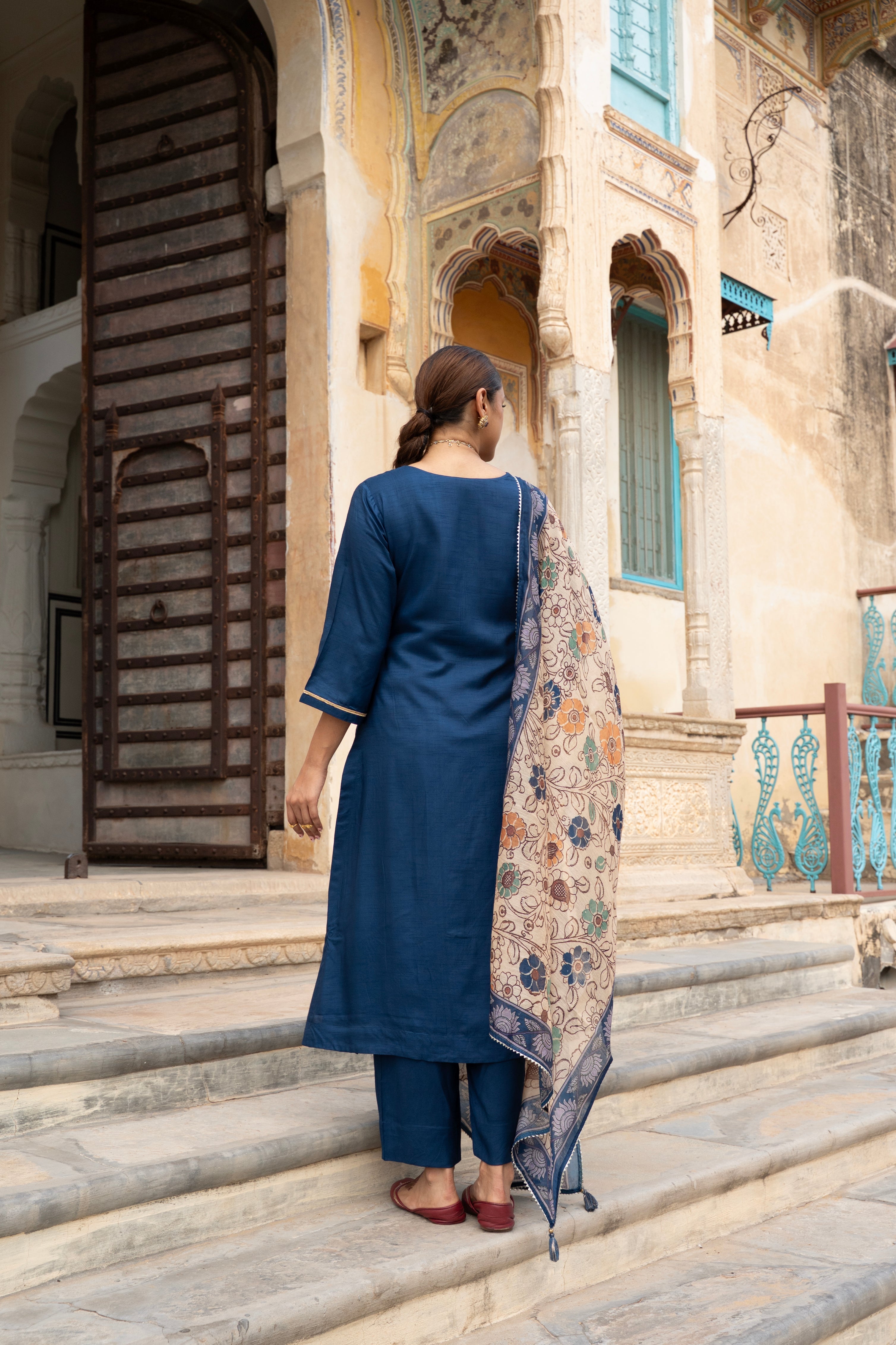 ROYAL BLUE PURE DOLA SILK EMBROIDERED KURTA SET