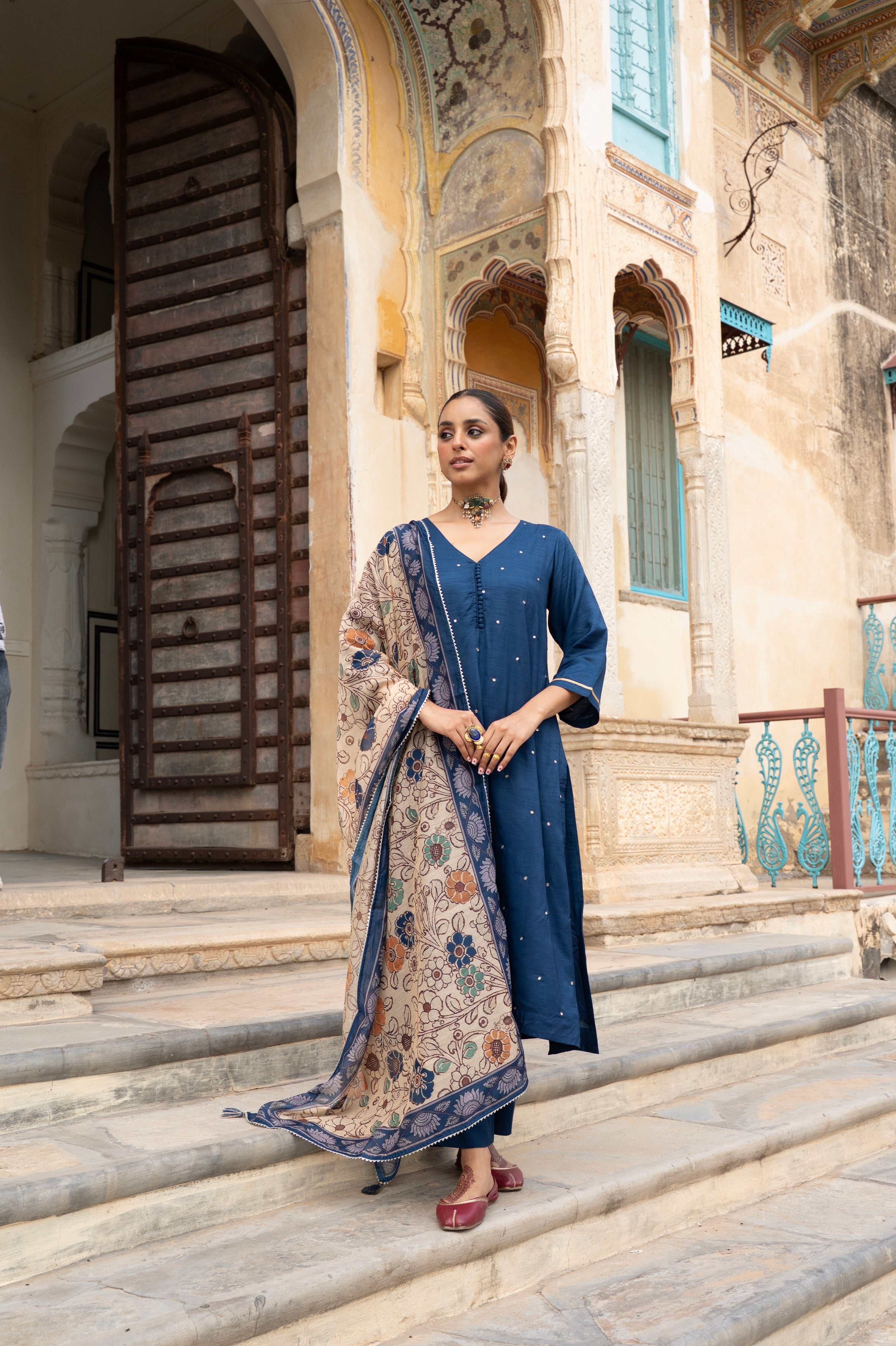 ROYAL BLUE PURE DOLA SILK EMBROIDERED KURTA SET