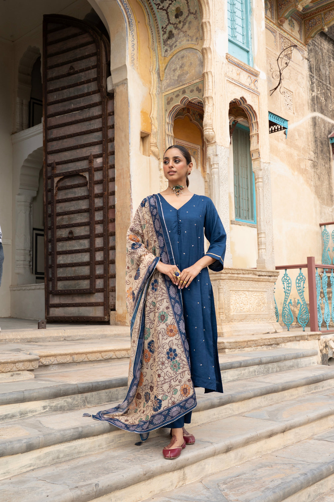 ROYAL BLUE PURE DOLA SILK EMBROIDERED KURTA SET