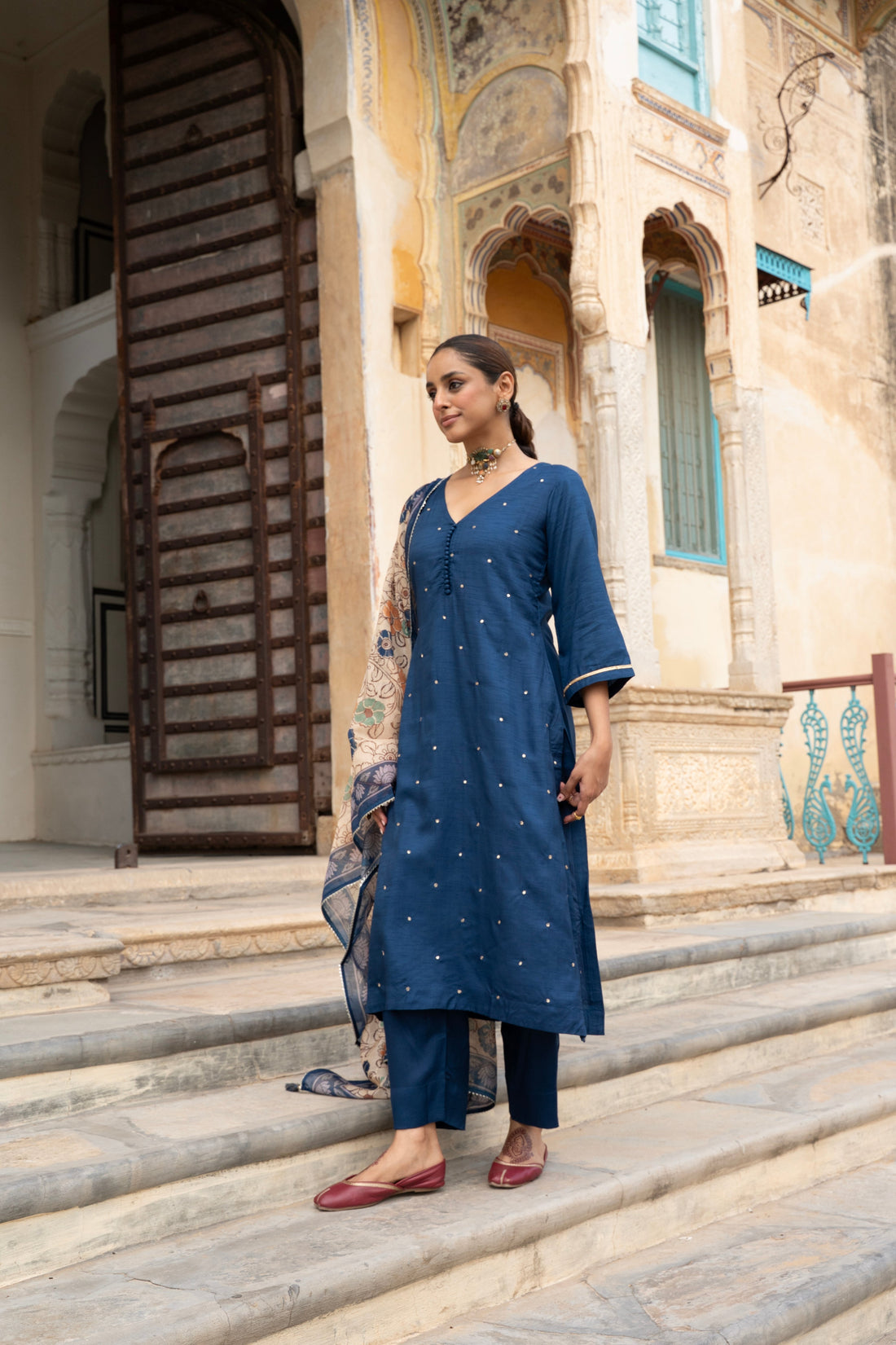 ROYAL BLUE PURE DOLA SILK EMBROIDERED KURTA SET