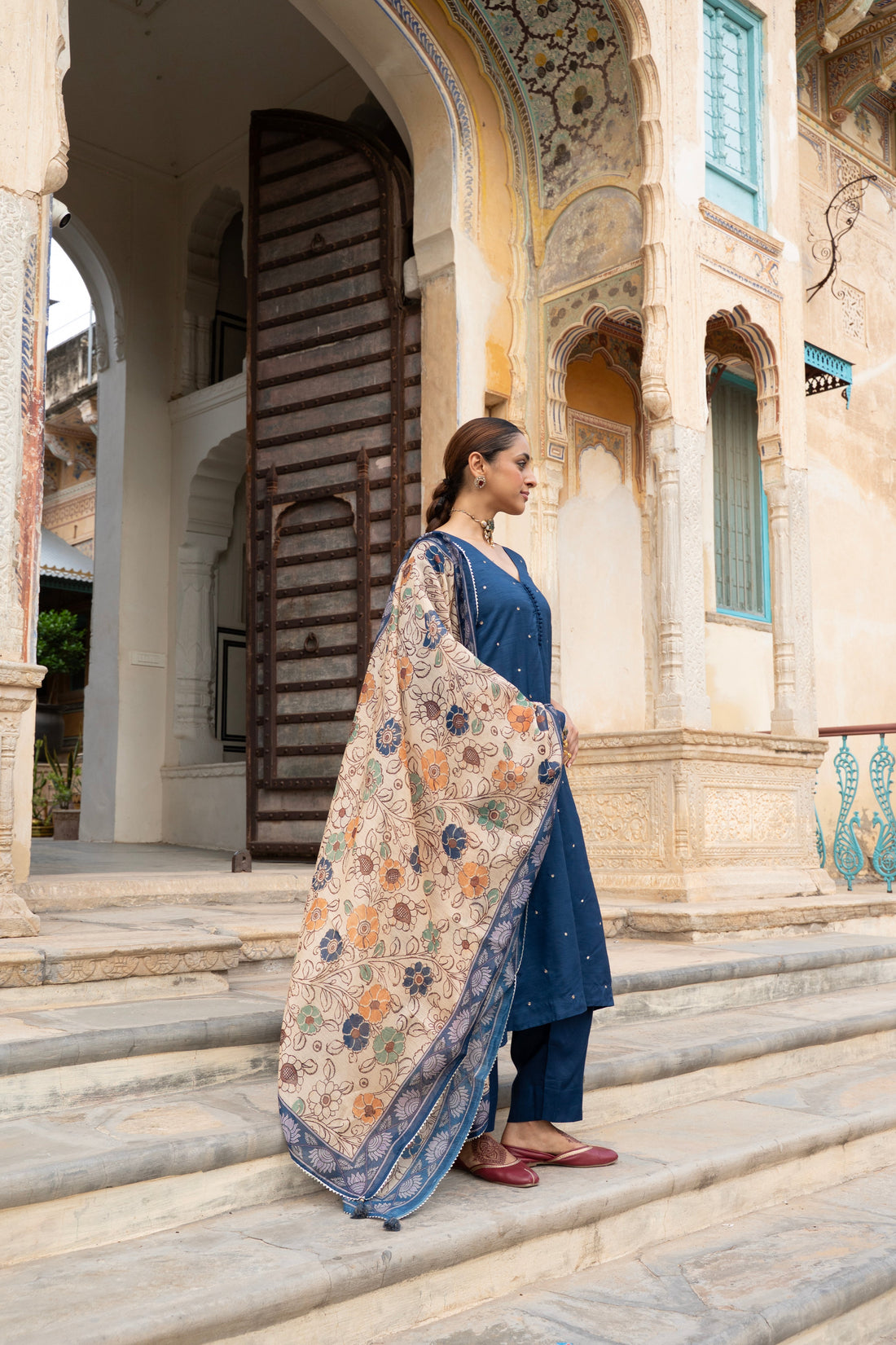 ROYAL BLUE PURE DOLA SILK EMBROIDERED KURTA SET