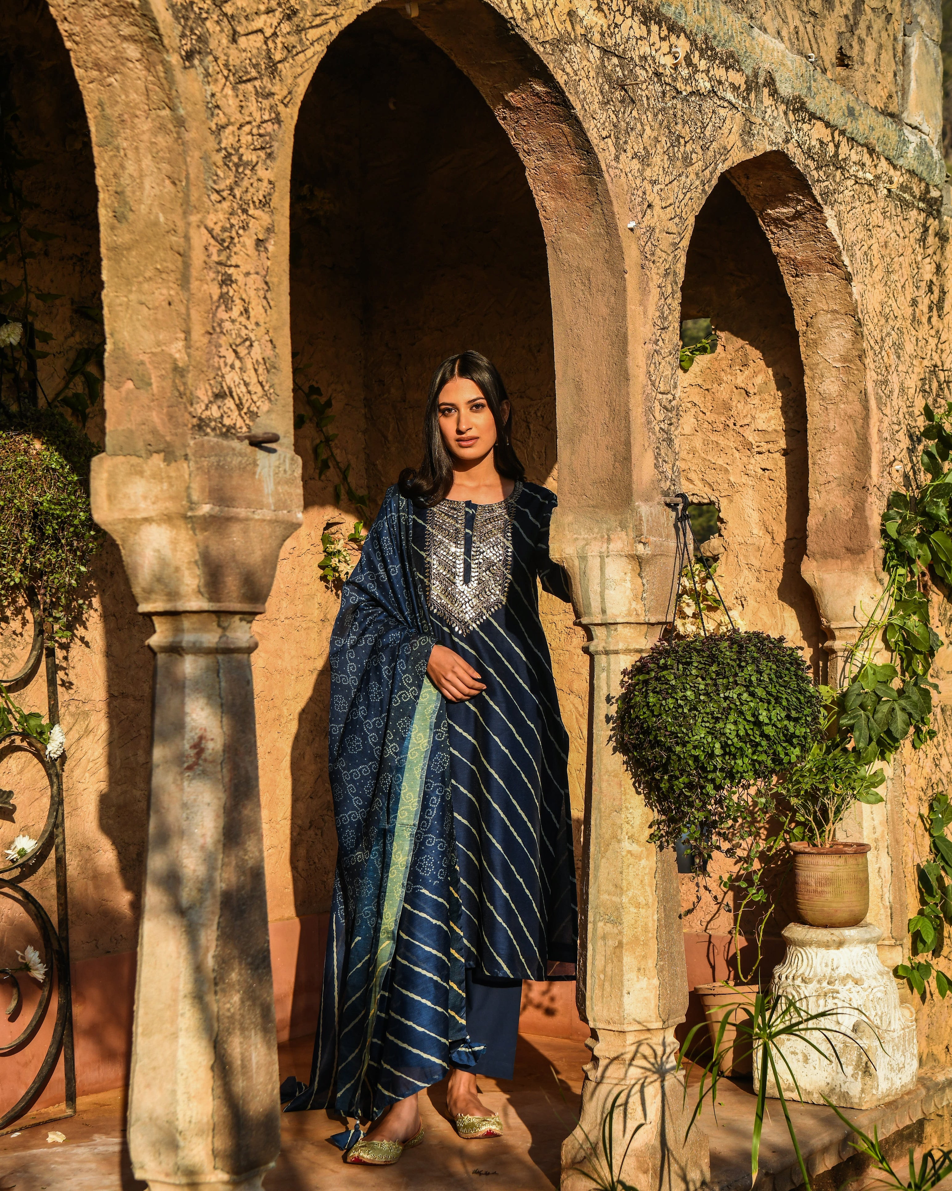 NAVY BLUE  LEHERIYA SET