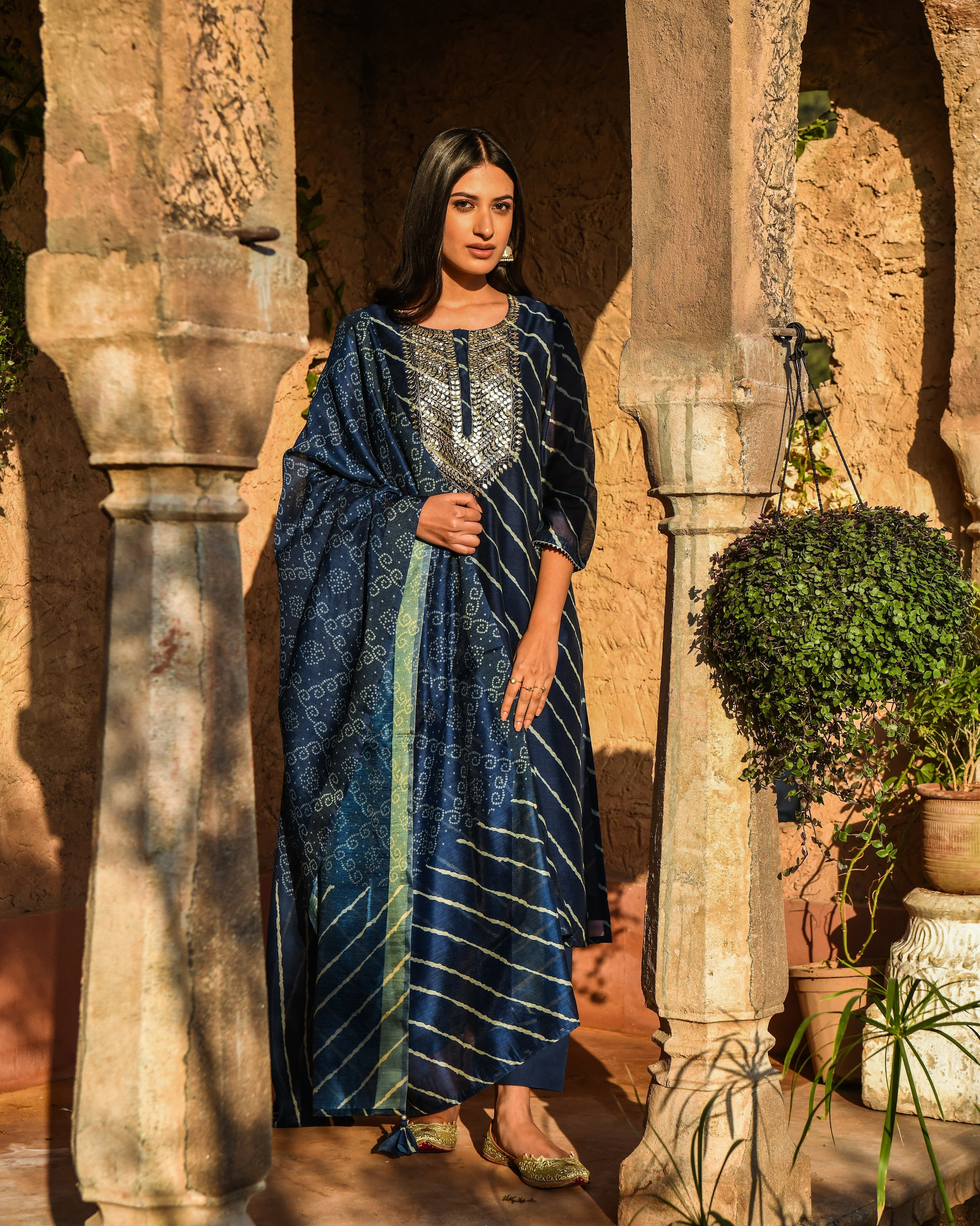 NAVY BLUE  LEHERIYA SET