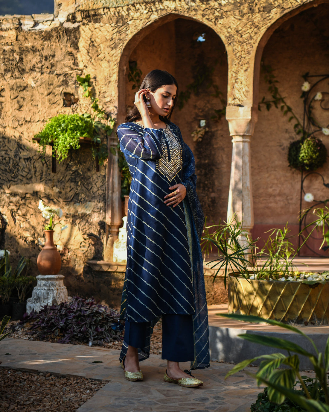 NAVY BLUE  LEHERIYA SET