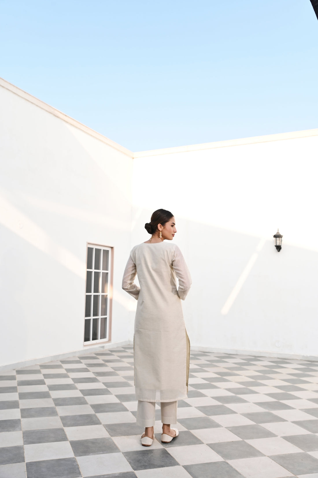 OFF WHITE CHIKANKARI JUTE CHANDERI KURTA SET