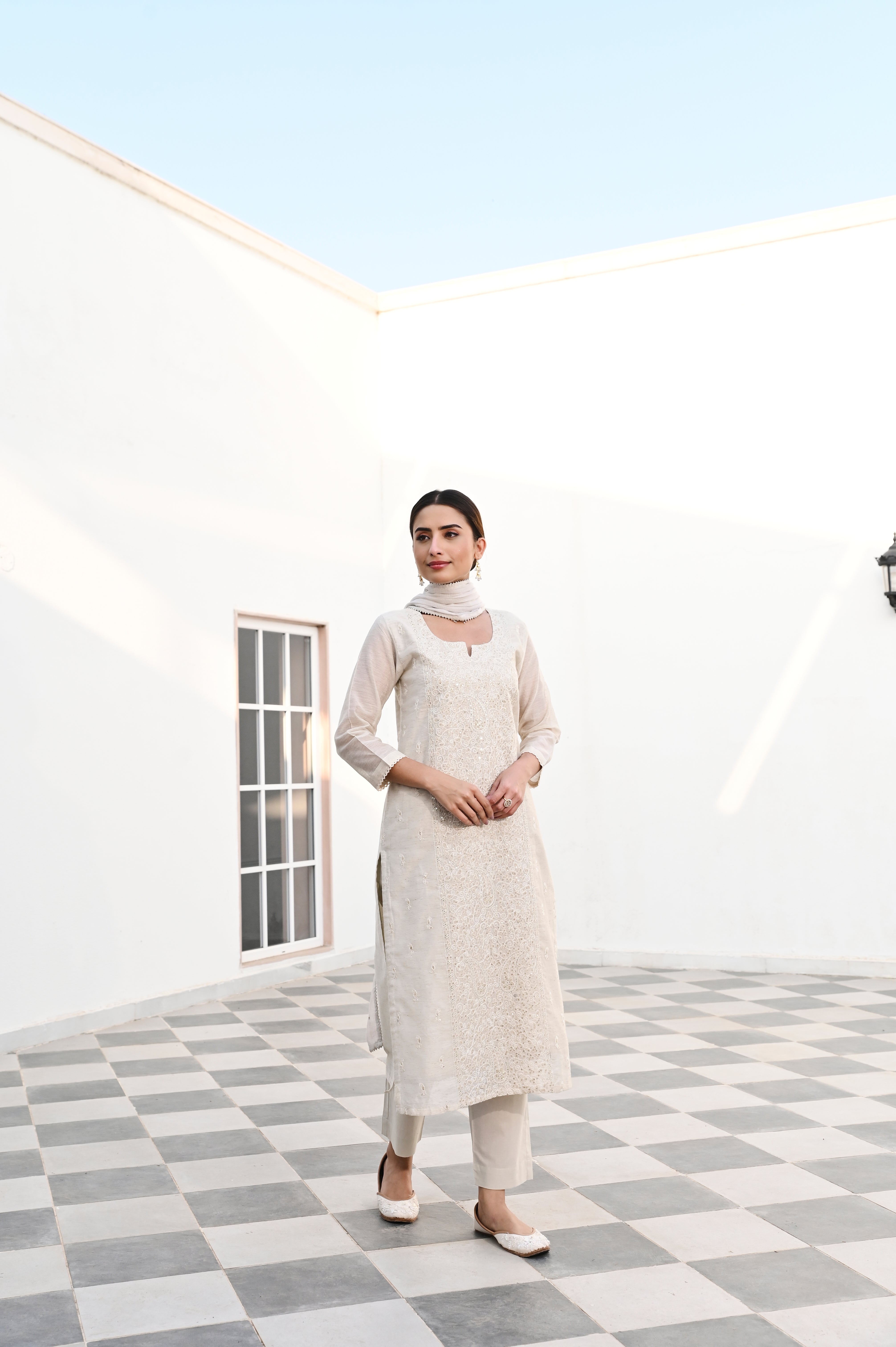OFF WHITE CHIKANKARI EMBROIDERED KURTA SET