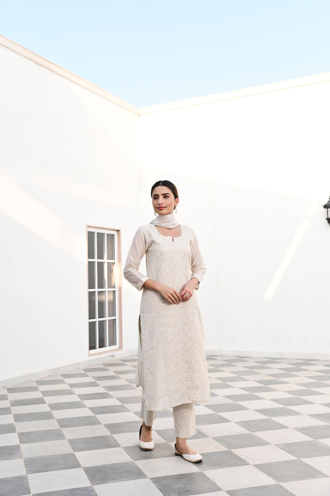OFF WHITE CHIKANKARI EMBROIDERED KURTA SET
