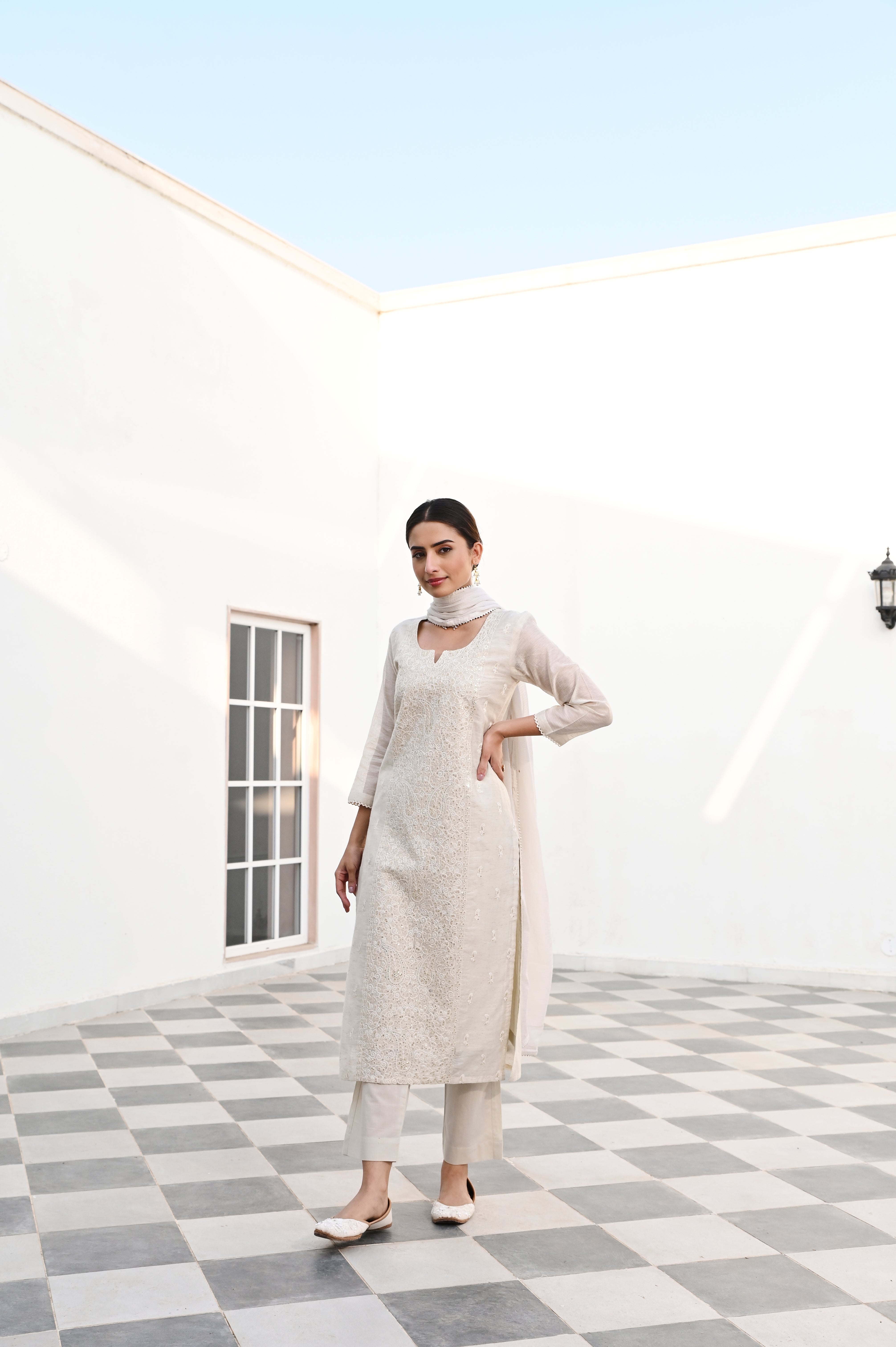 OFF WHITE CHIKANKARI EMBROIDERED KURTA SET