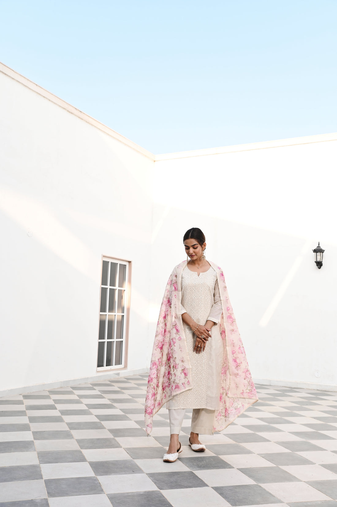 OFF WHITE CHIKANKARI EMBROIDERED KURTA SET