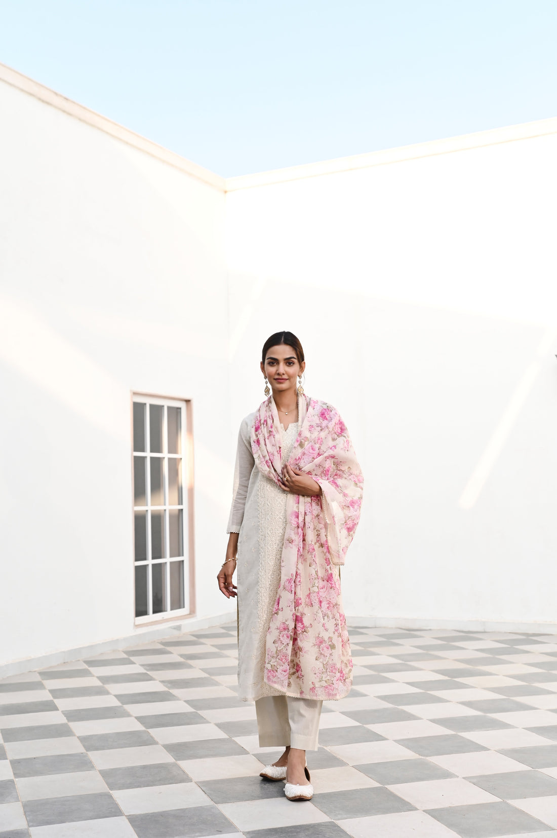 OFF WHITE CHIKANKARI EMBROIDERED KURTA SET