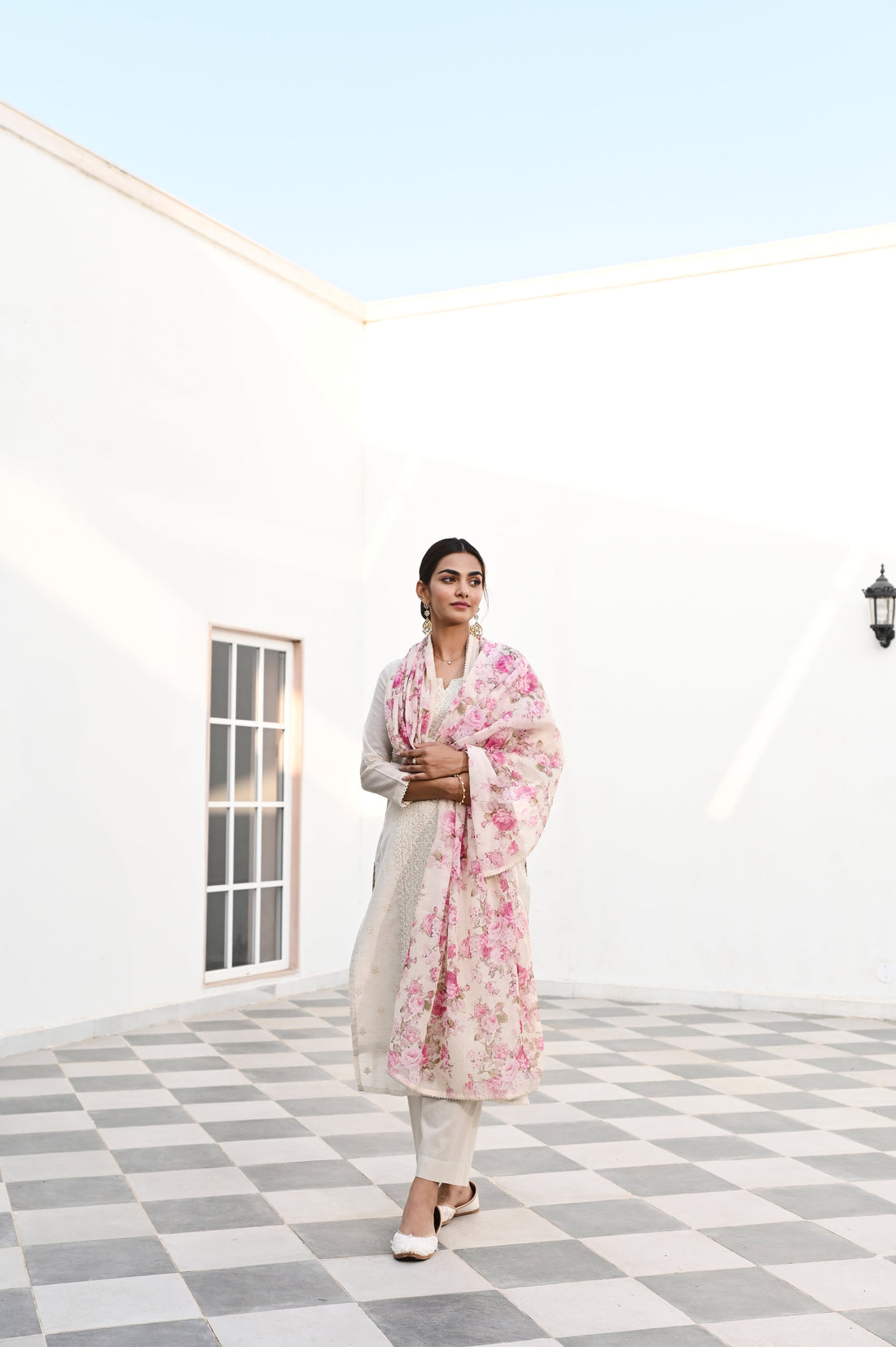 OFF WHITE CHIKANKARI EMBROIDERED KURTA SET
