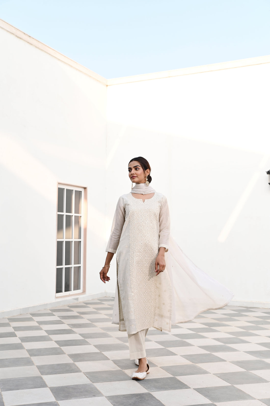 OFF WHITE CHIKANKARI EMBROIDERED JUTE CHANDERI KURTA SET