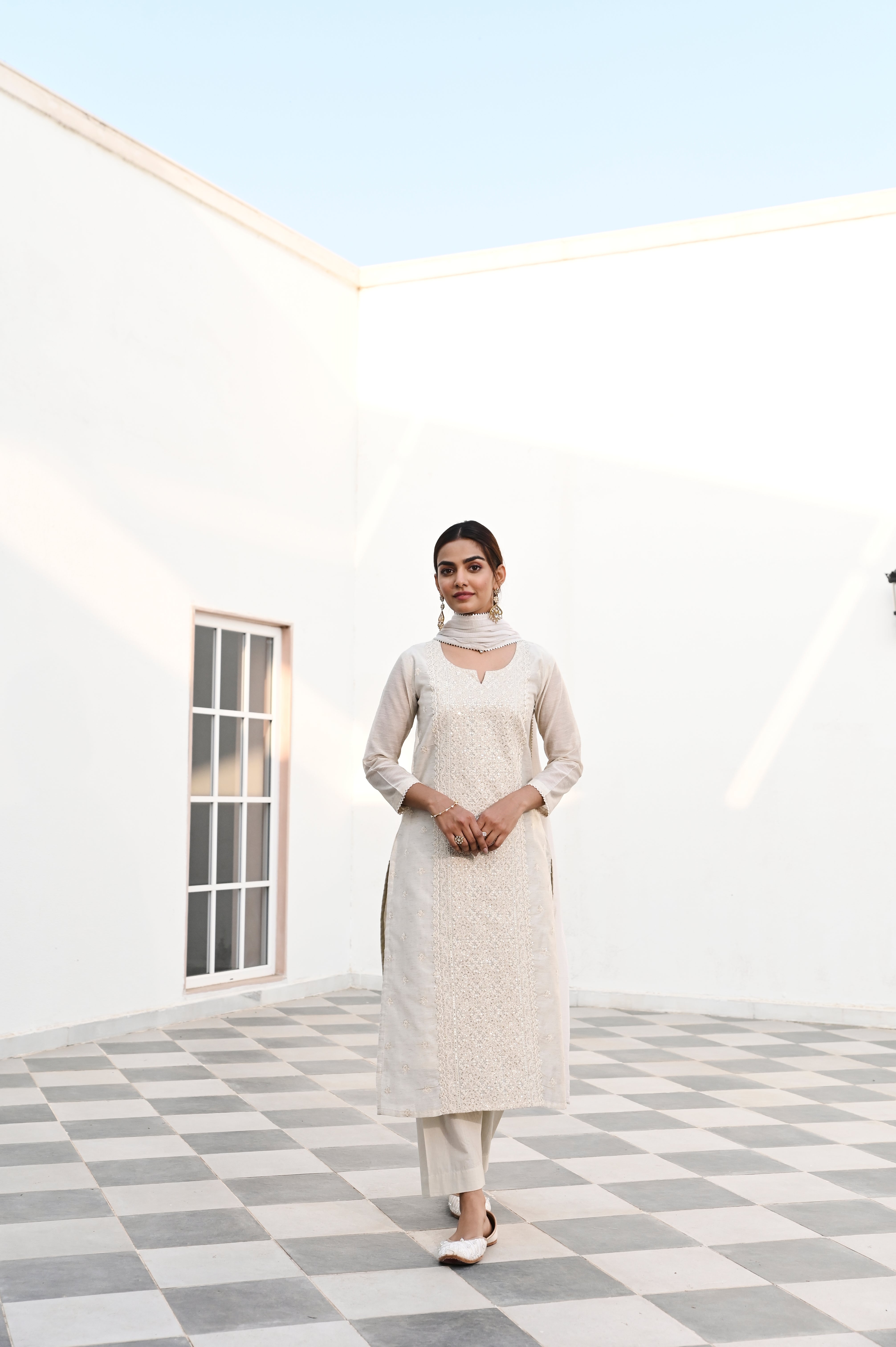 OFF WHITE CHIKANKARI EMBROIDERED JUTE CHANDERI KURTA SET