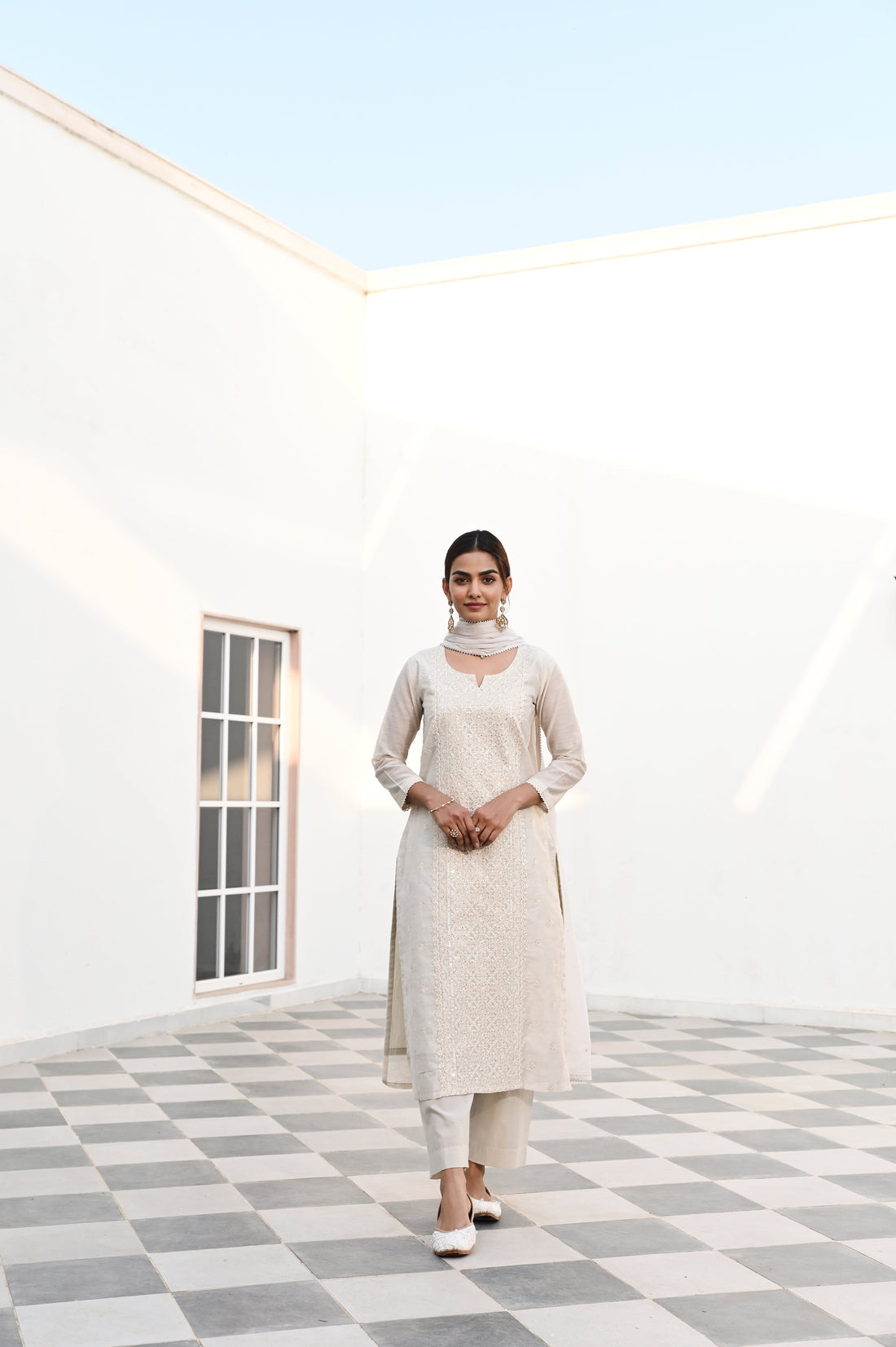 OFF WHITE CHIKANKARI EMBROIDERED JUTE CHANDERI KURTA SET