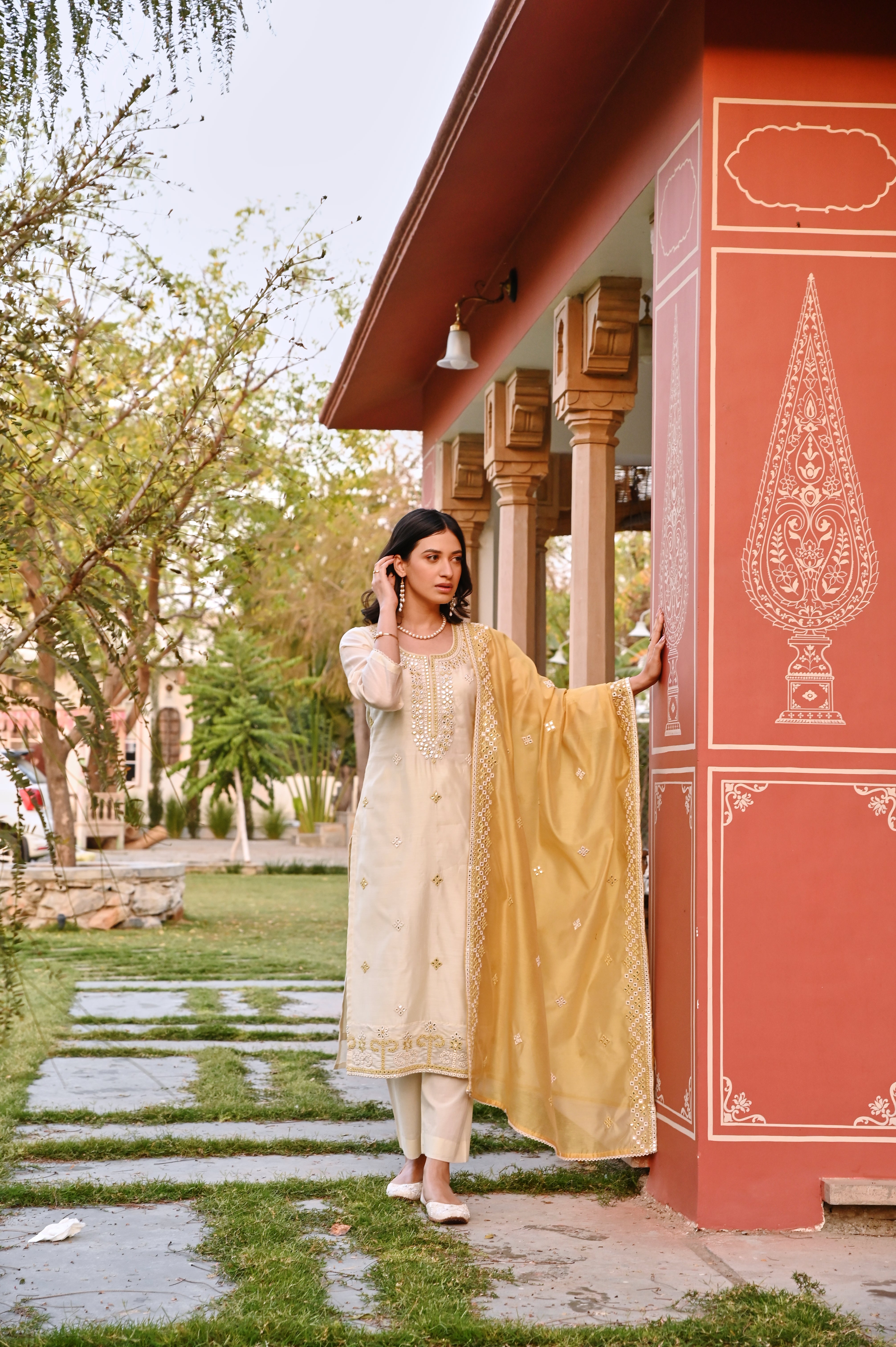 CREAM EMBROIDERED KURTA SET