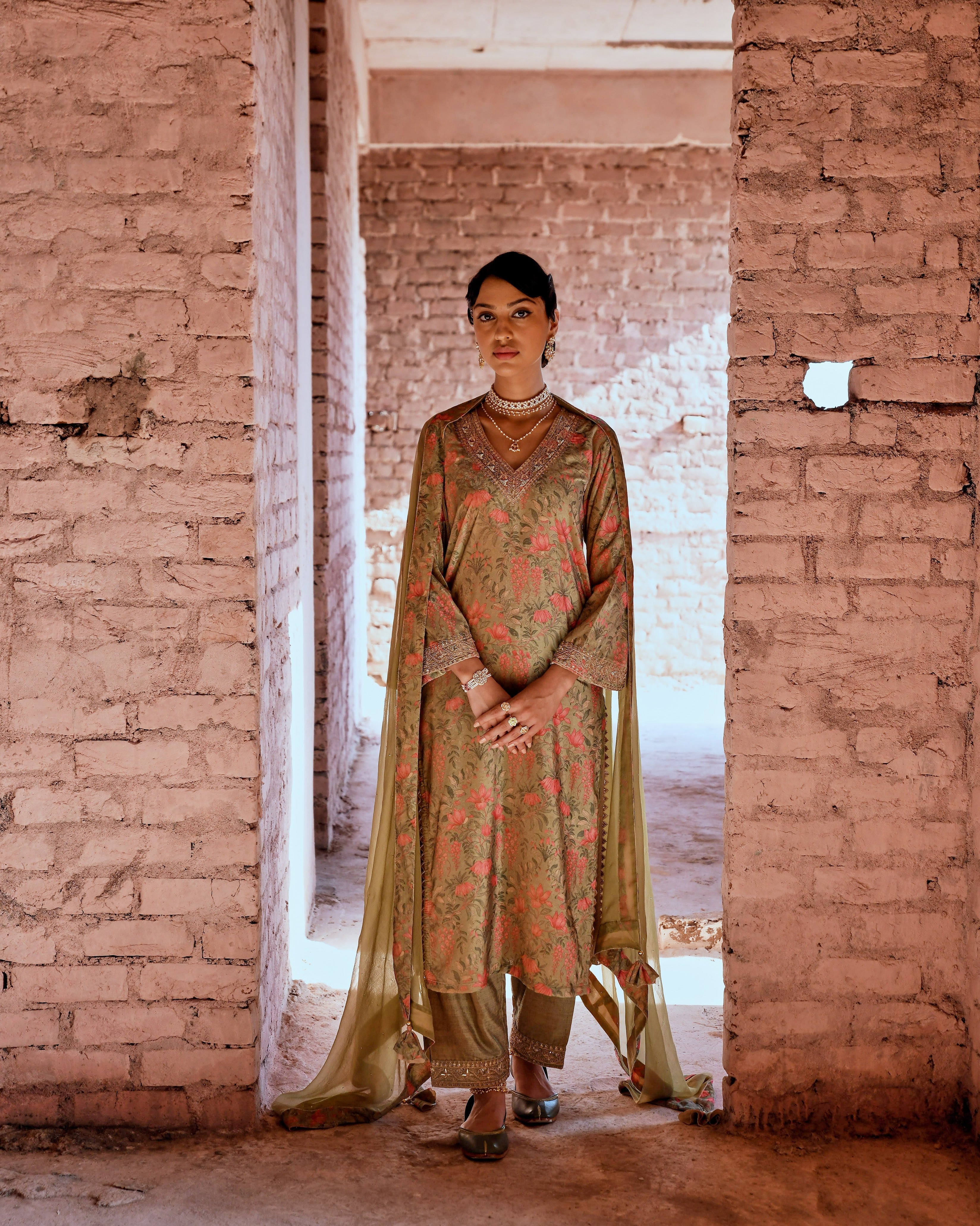 OLIVE GREEN CLASSIC STRAIGHT MAKHMAL KURTA SET