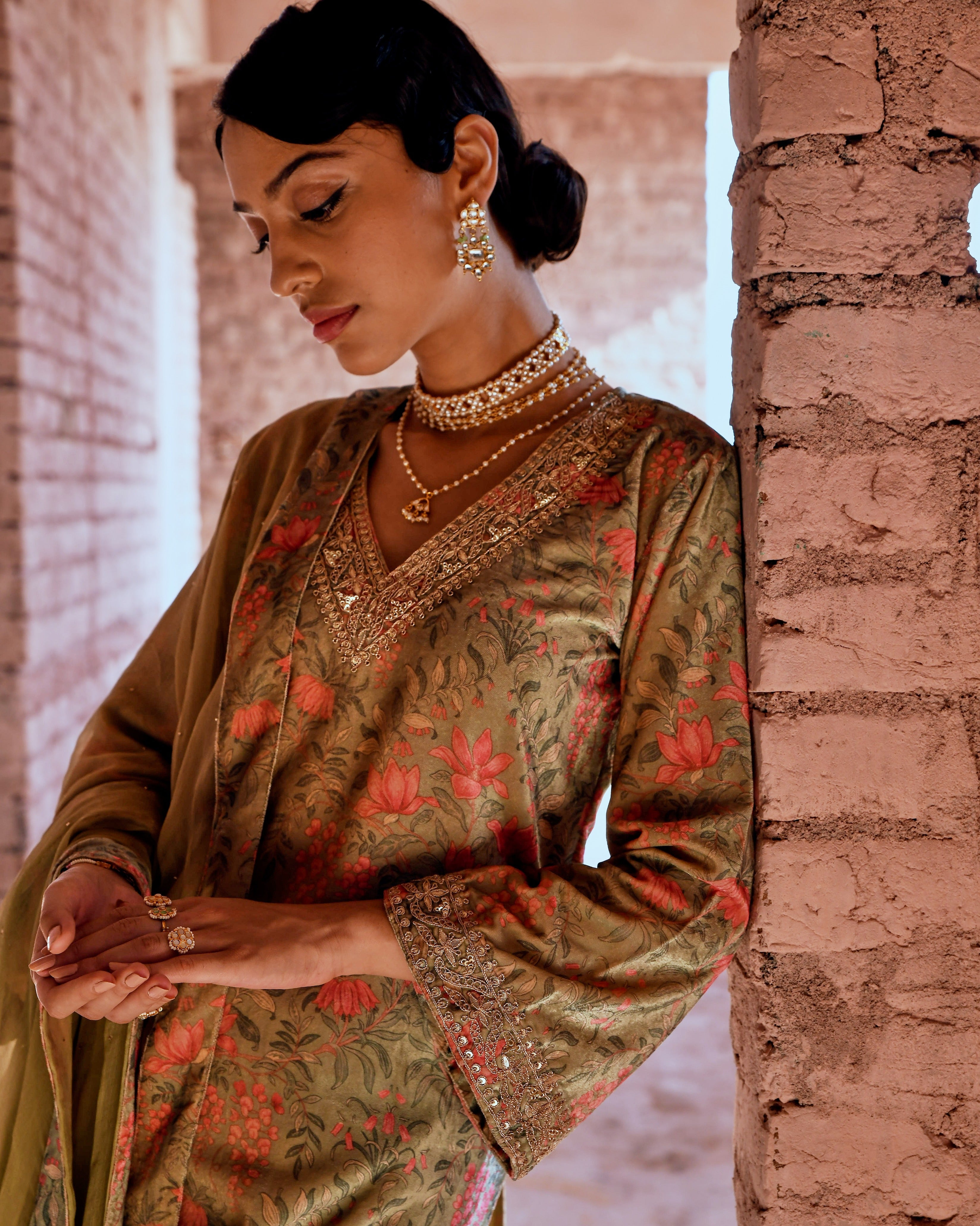 OLIVE GREEN CLASSIC STRAIGHT MAKHMAL KURTA SET