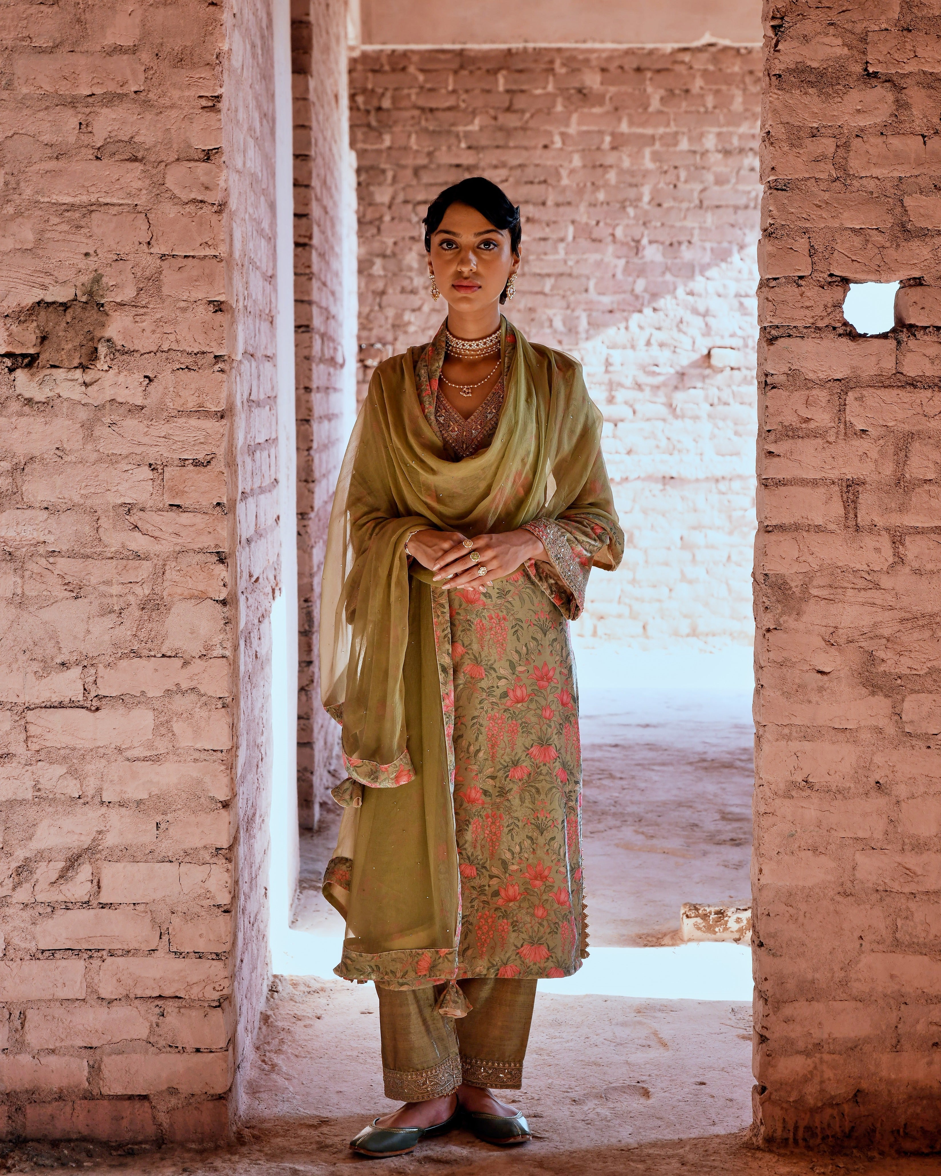 OLIVE GREEN CLASSIC STRAIGHT MAKHMAL KURTA SET