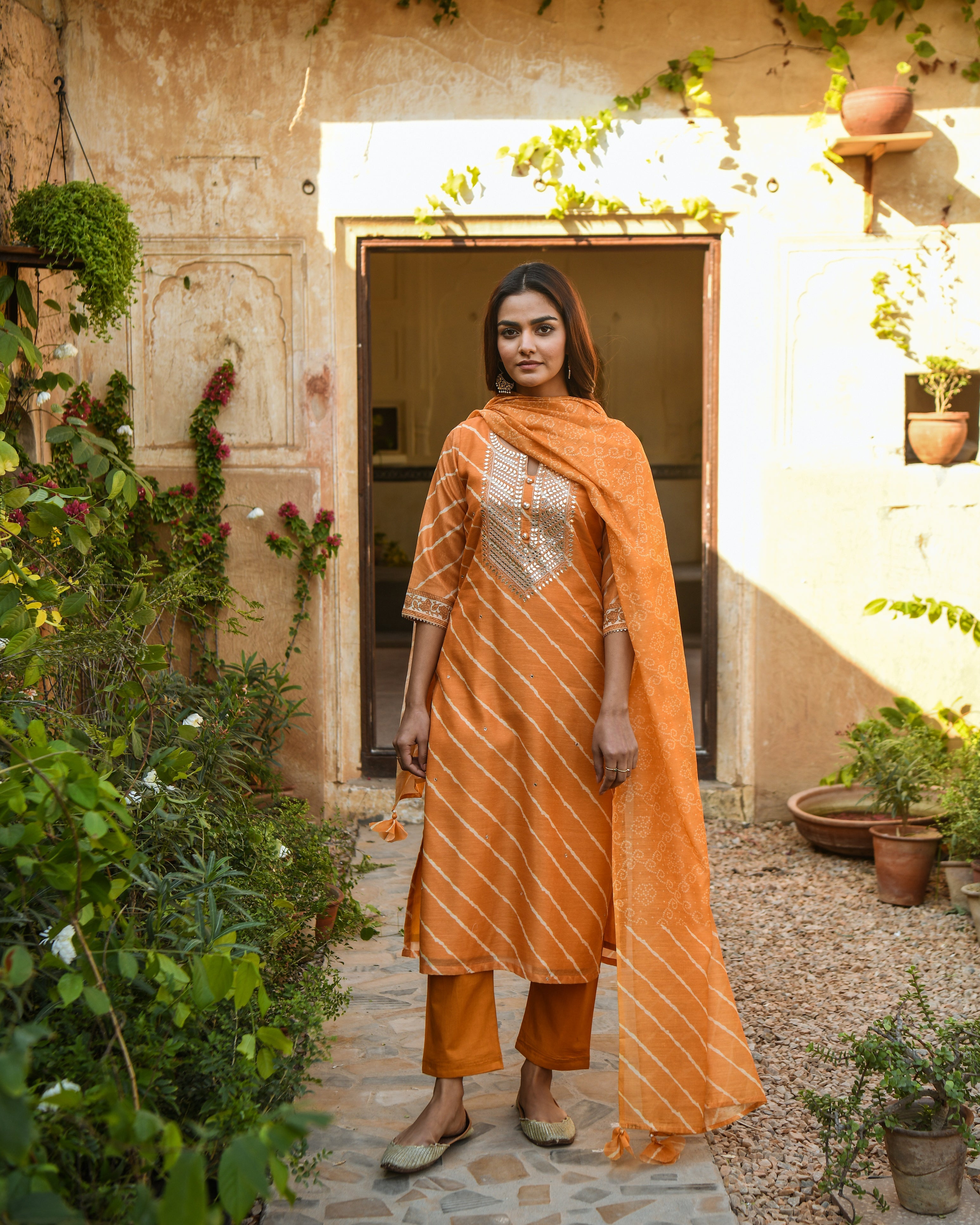 MUSTARD  LEHERIYA KURTA SET