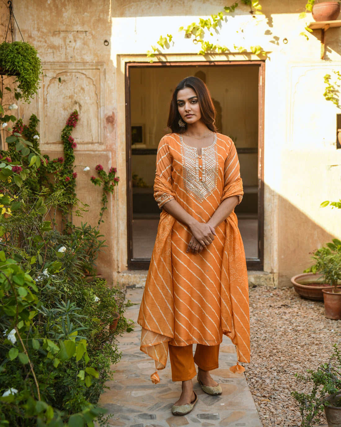 MUSTARD  LEHERIYA KURTA SET