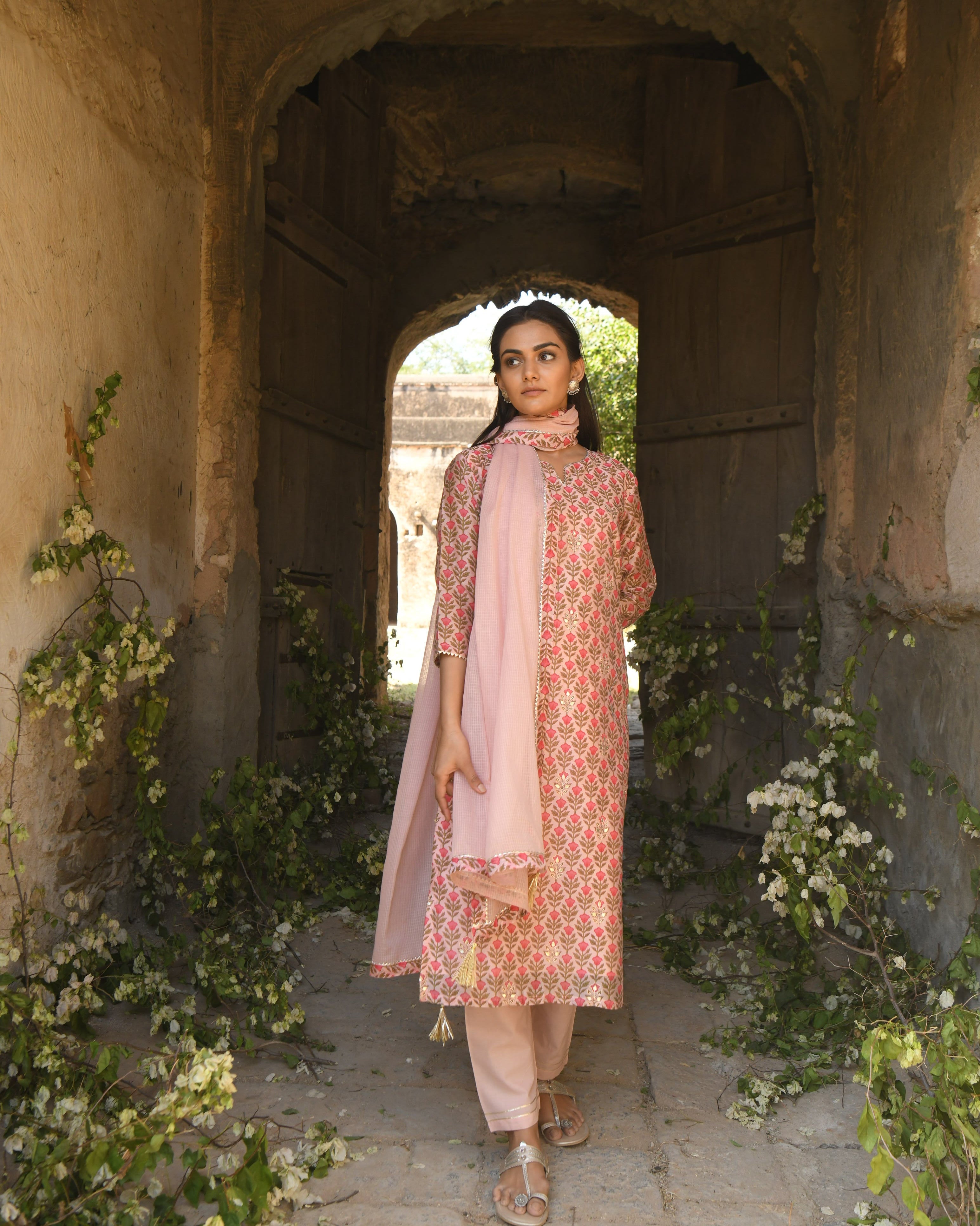 ROSE PINK MEHER KURTA SET