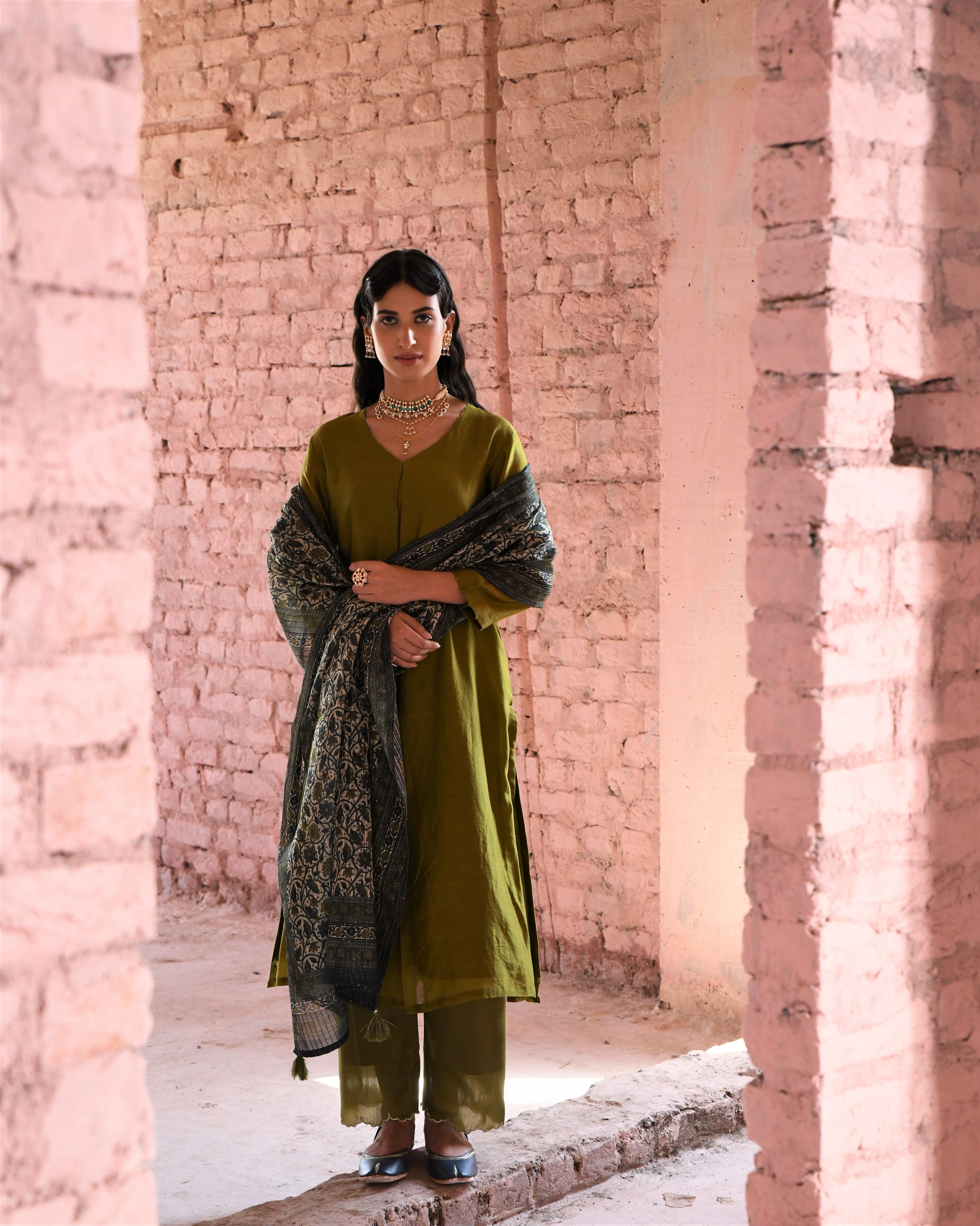 OLIVE GREEN CHANDERI KURA SET