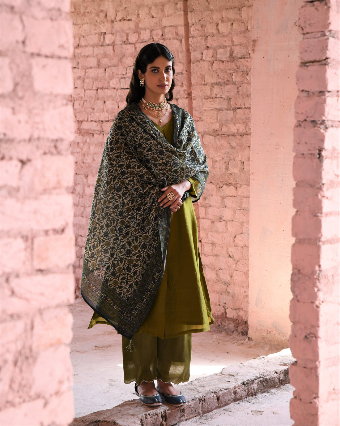 OLIVE GREEN CHANDERI KURA SET