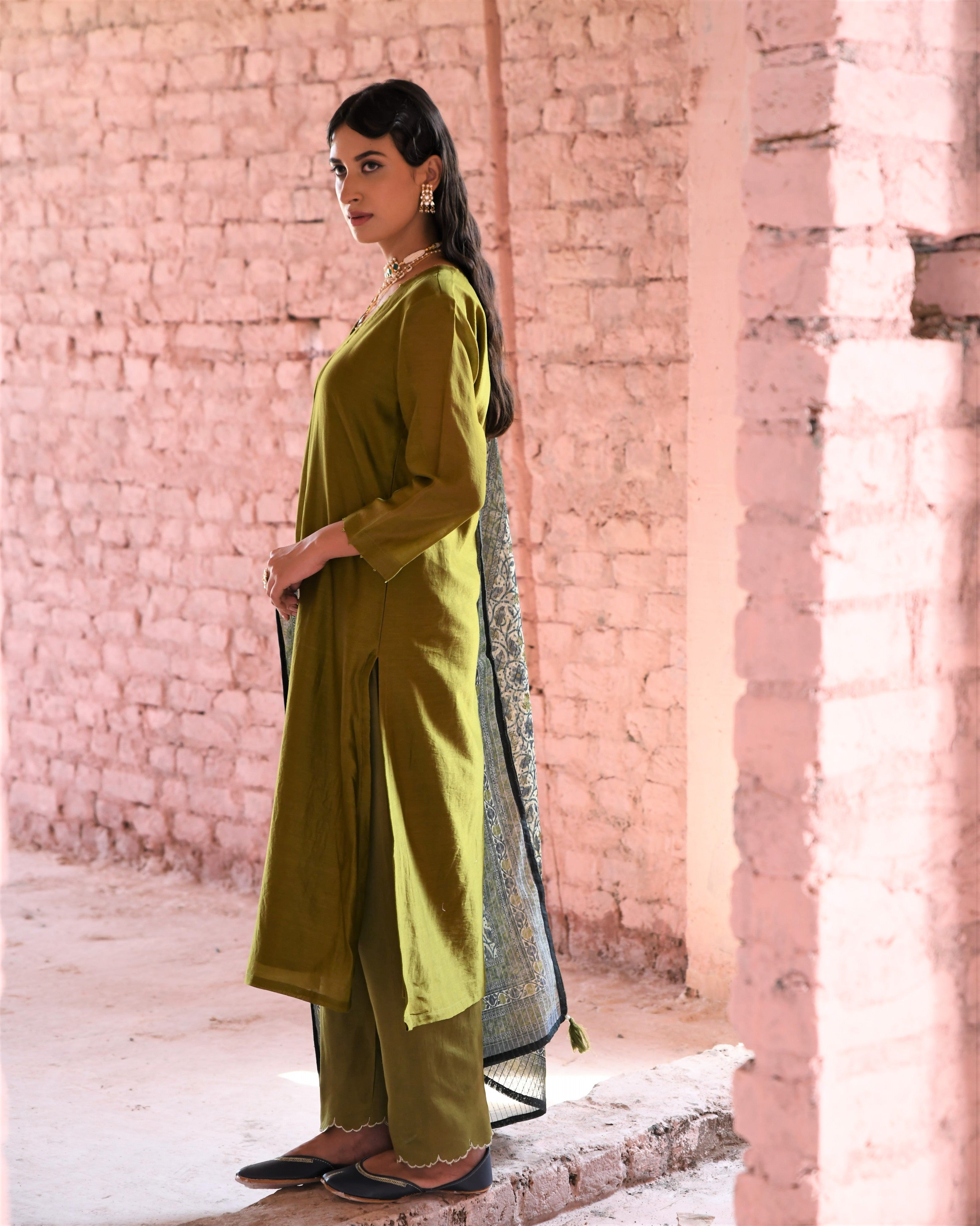 OLIVE GREEN CHANDERI KURA SET