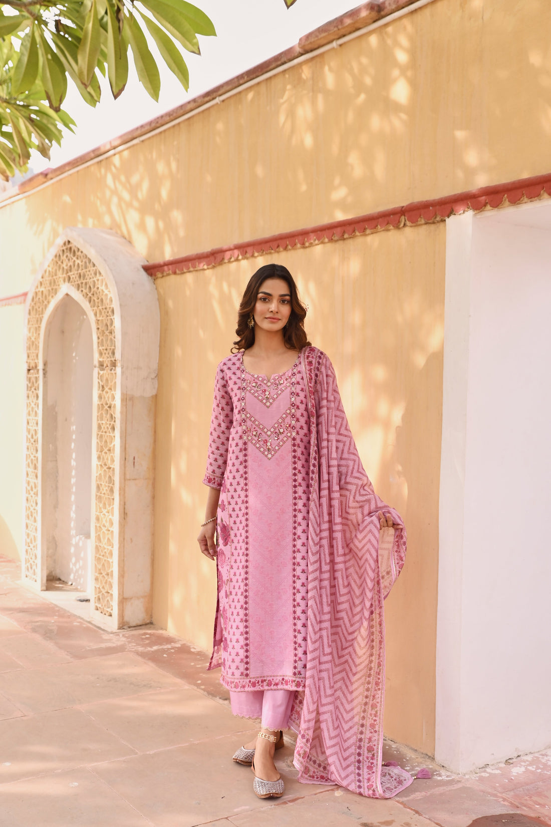 LILAC EMBROIDERED LINEN KURTA SET