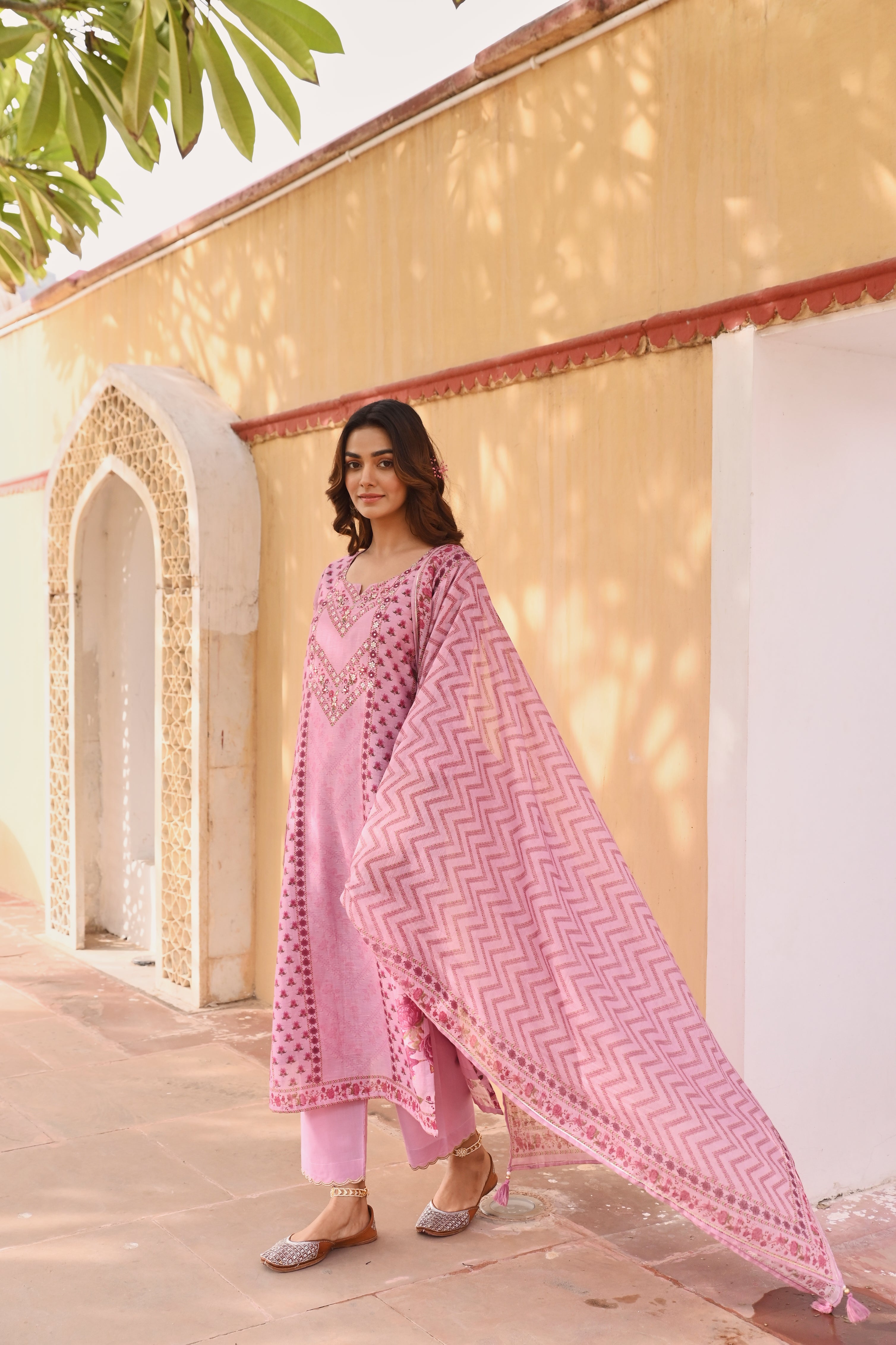 LILAC EMBROIDERED LINEN KURTA SET