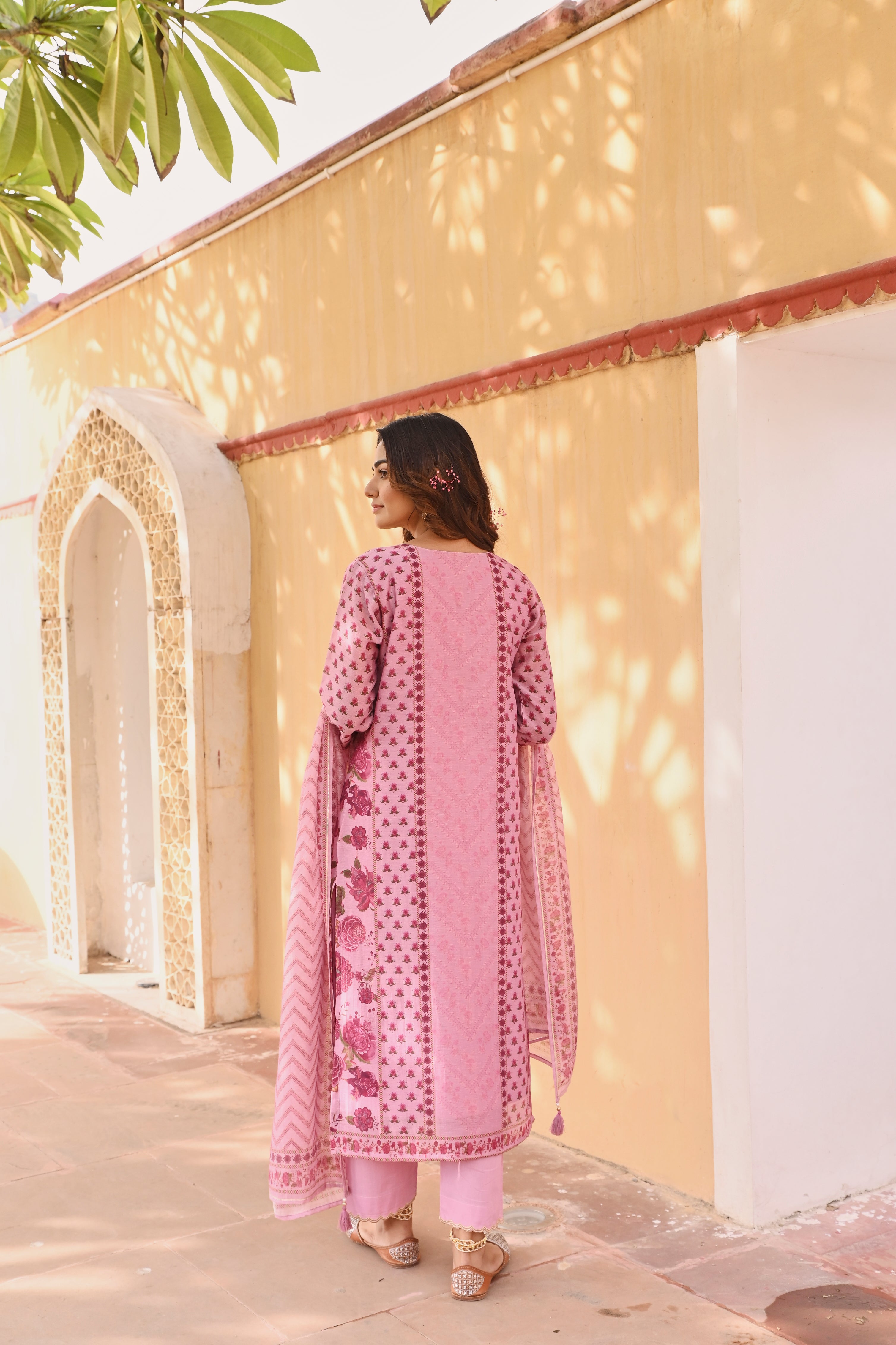 LILAC EMBROIDERED LINEN KURTA SET