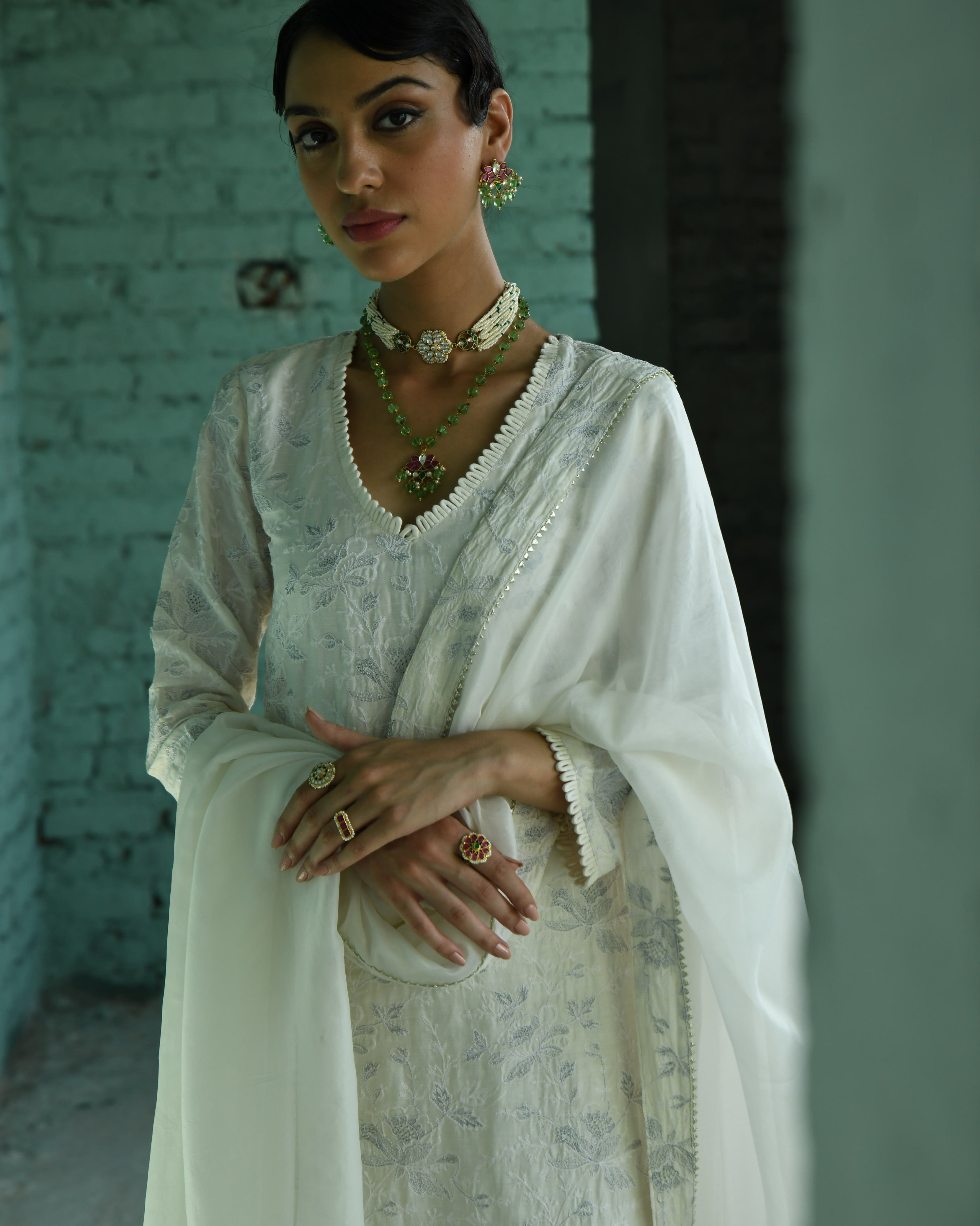 WHITE EMBROIDERED KURTA SET