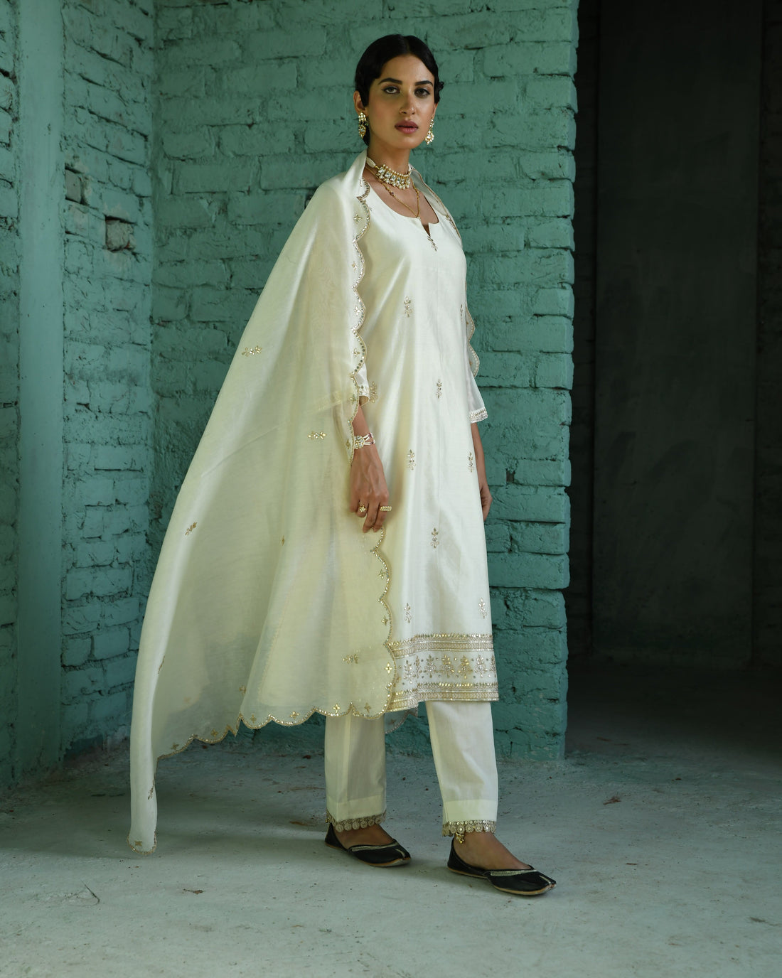 CREAM EMBROIDERED CHANDERI KURTA SET