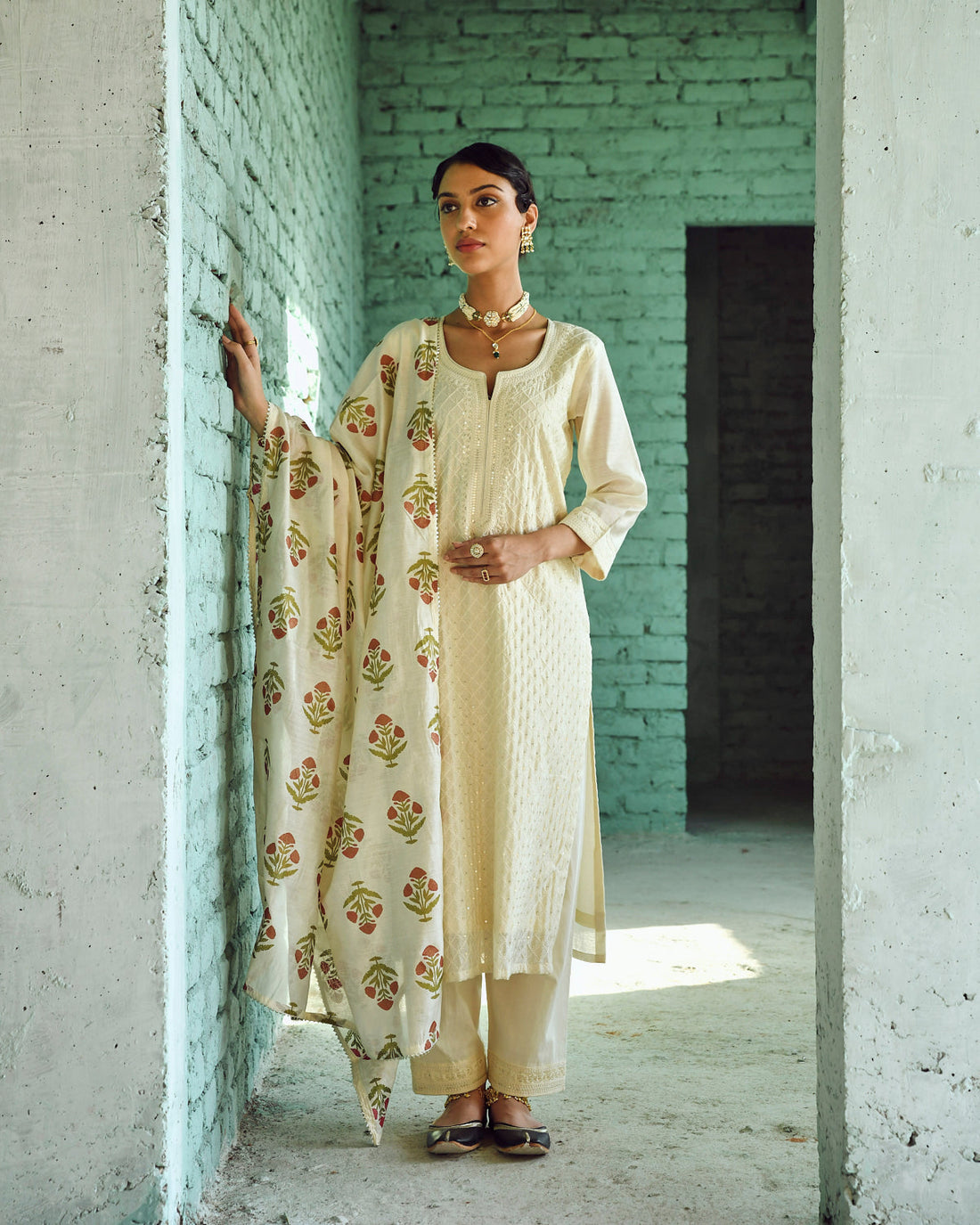 CREAM THREAD EMBROIDERED KURTA SET