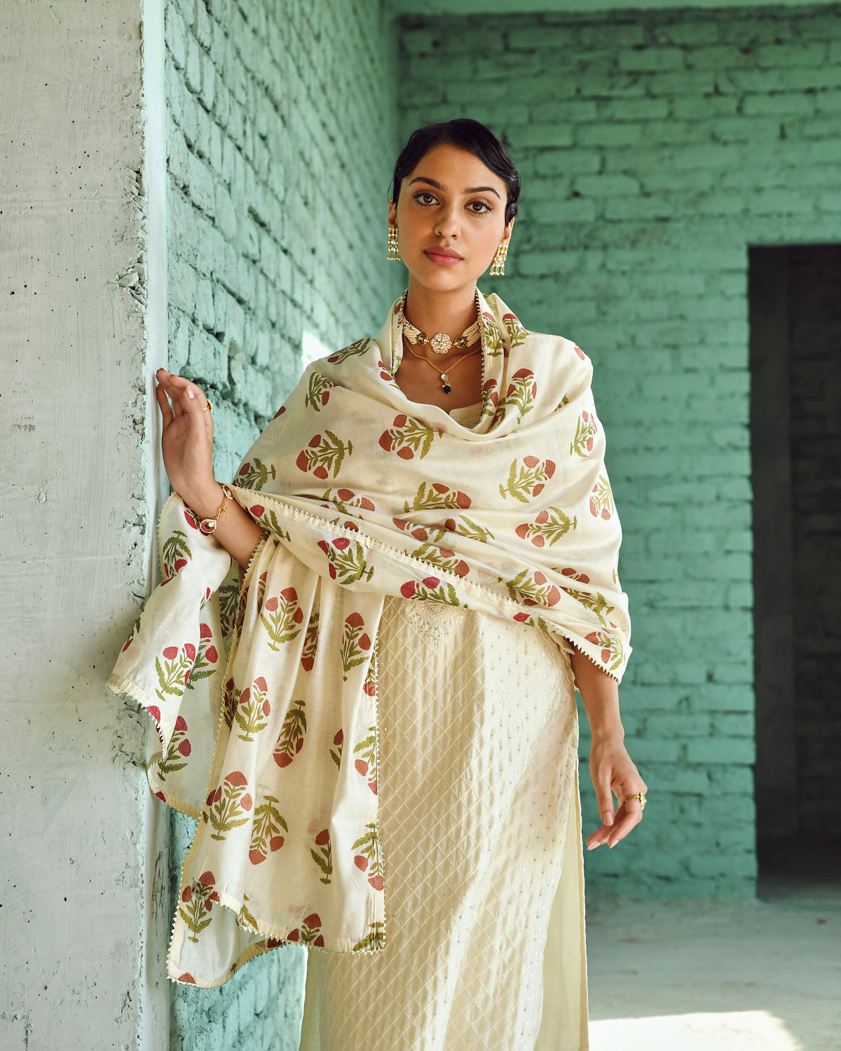 CREAM THREAD EMBROIDERED KURTA SET