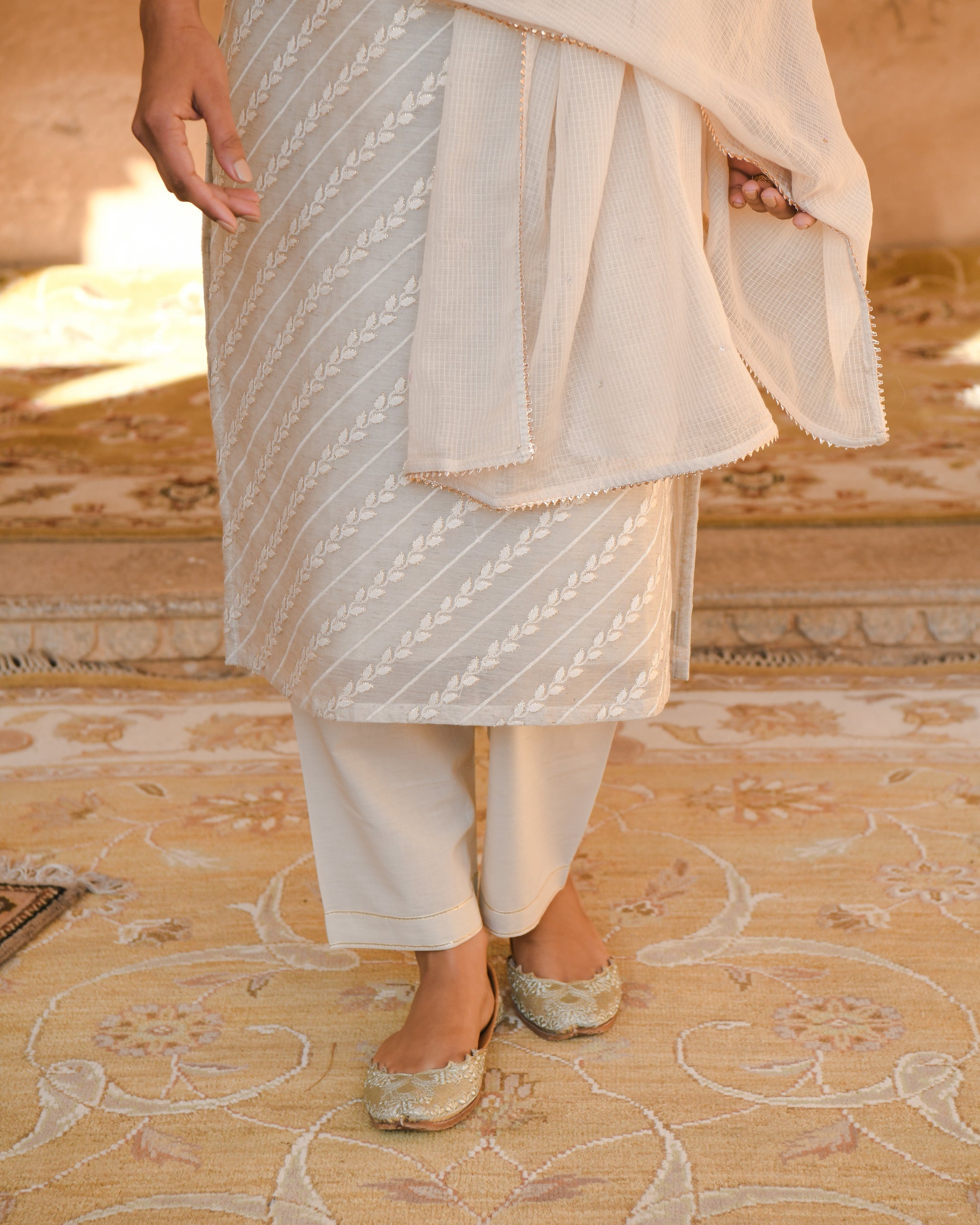 OFF-WHITE CHANDERI KURTA SET