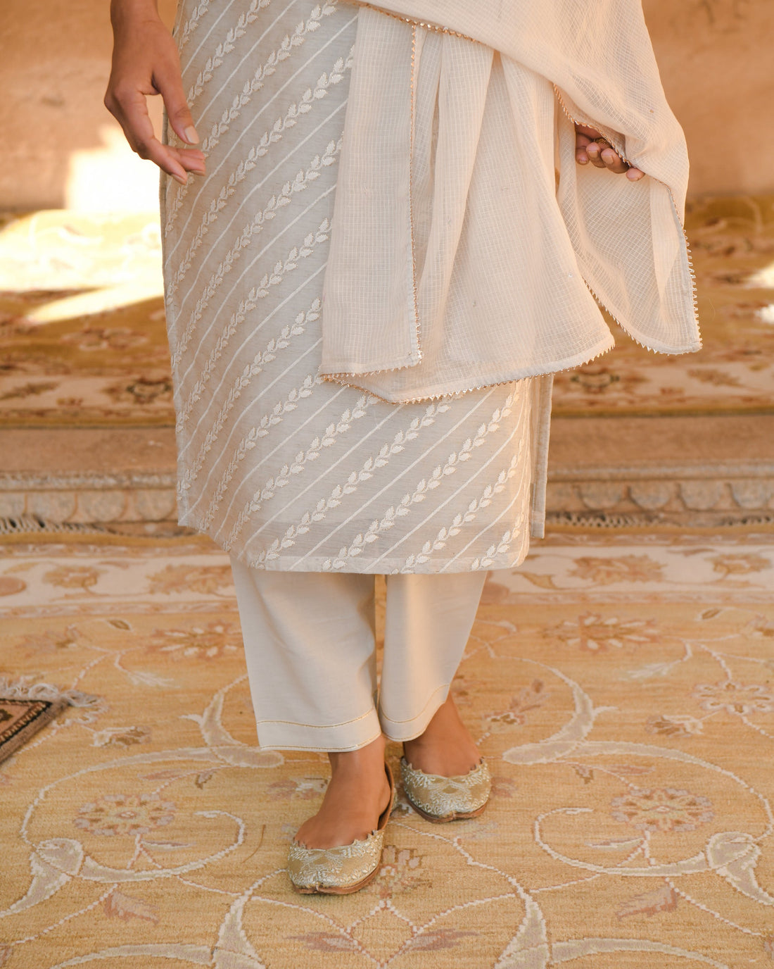 OFF-WHITE CHANDERI KURTA SET