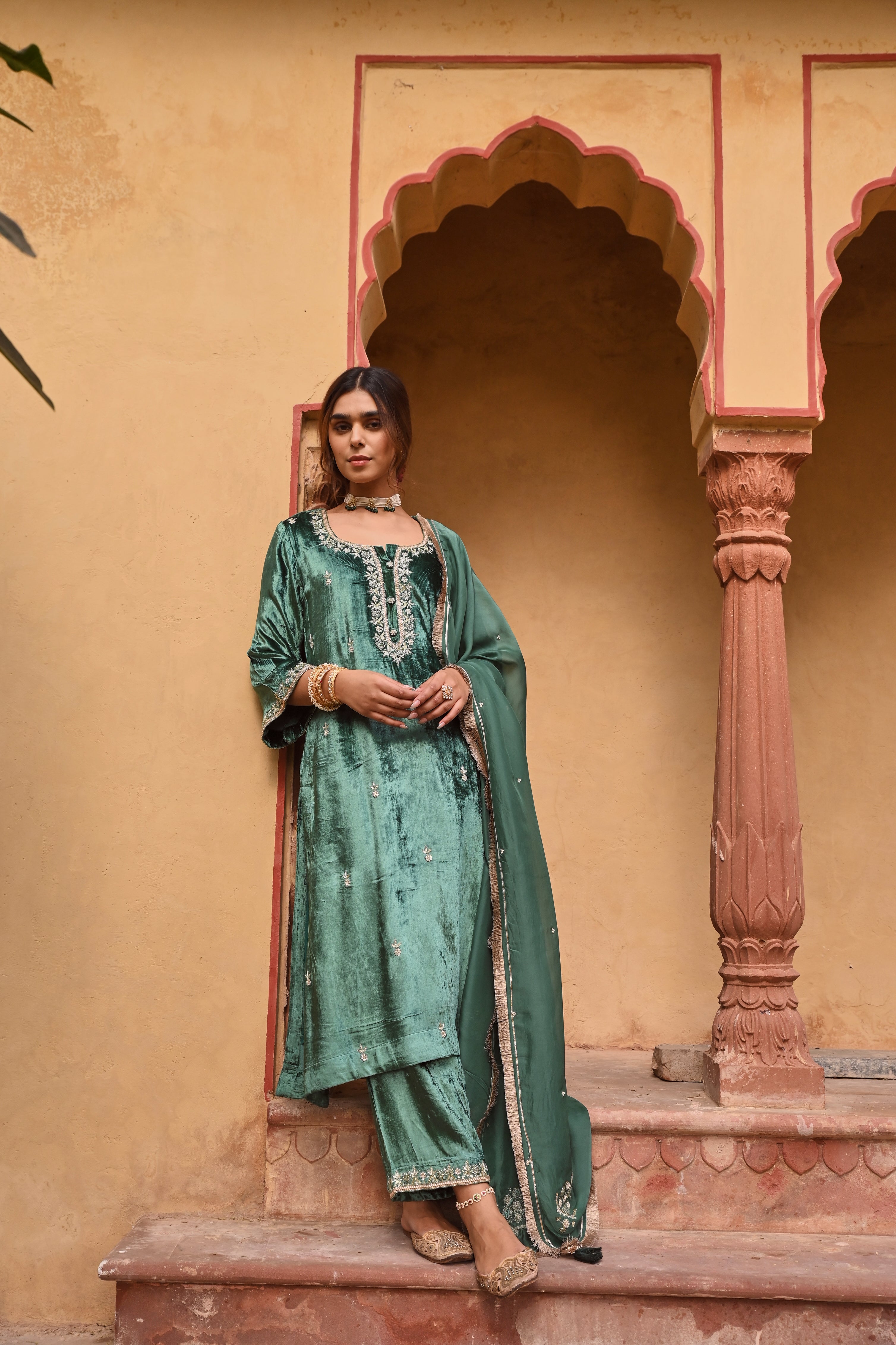 EMERALD GREEN VELVET KURTA SET